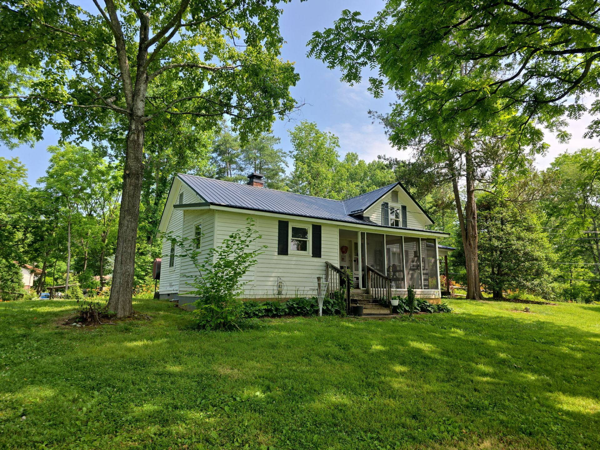Ferenz Residence by Omnia Roofing