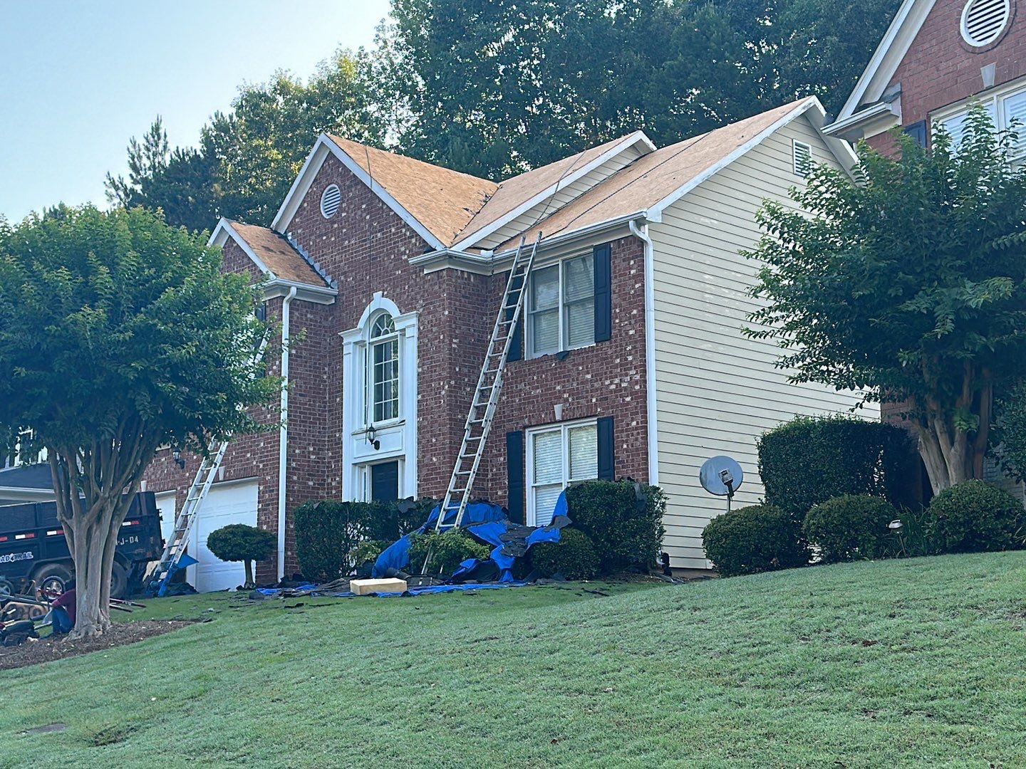 Ownes Corning Duration AR Onyx Black by NBS Roofing, Inc.