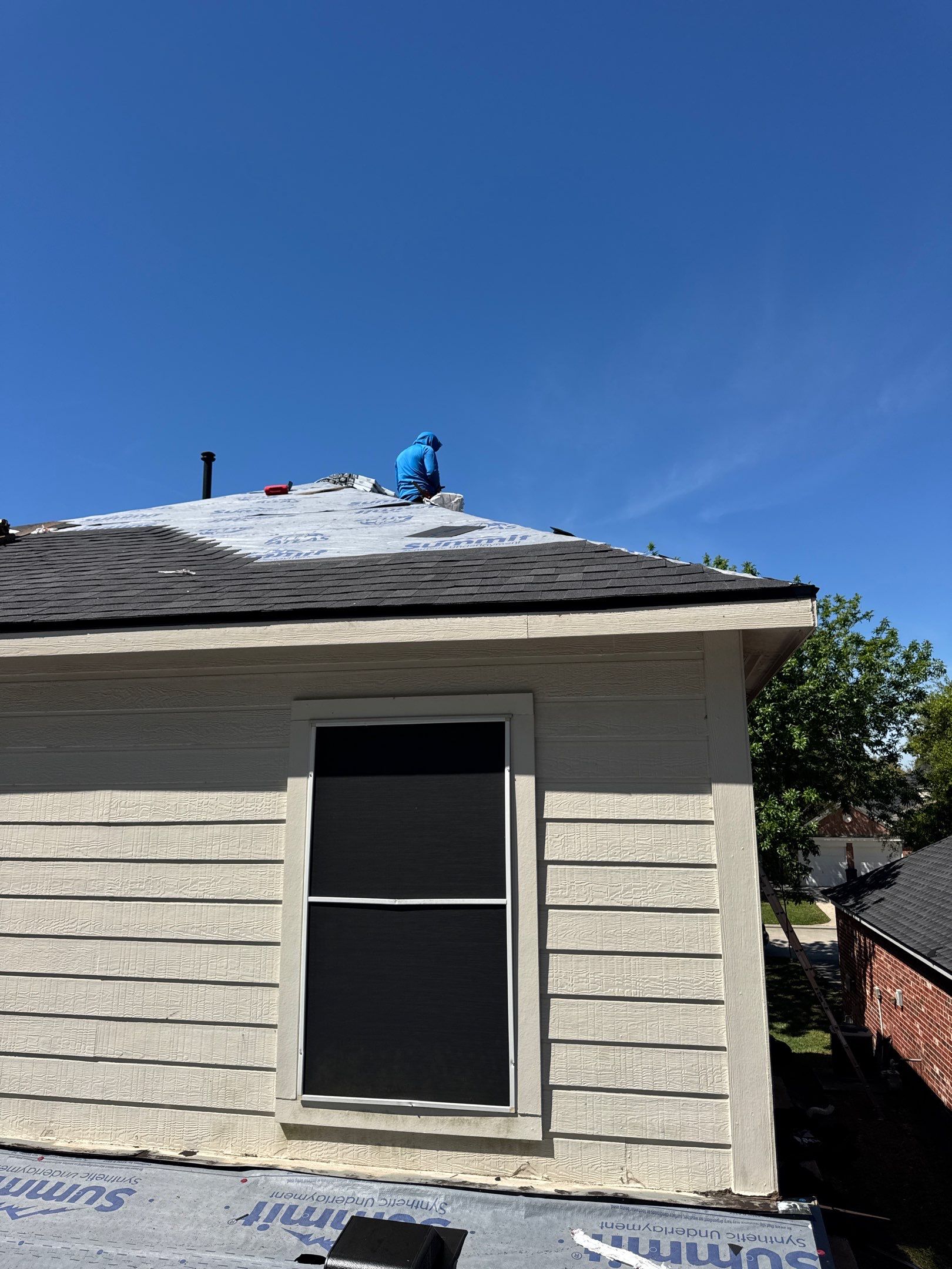 Kingwood Roof Installation using Atlas Pinnacle Pristine by Modern BYLT Roofing & Construction