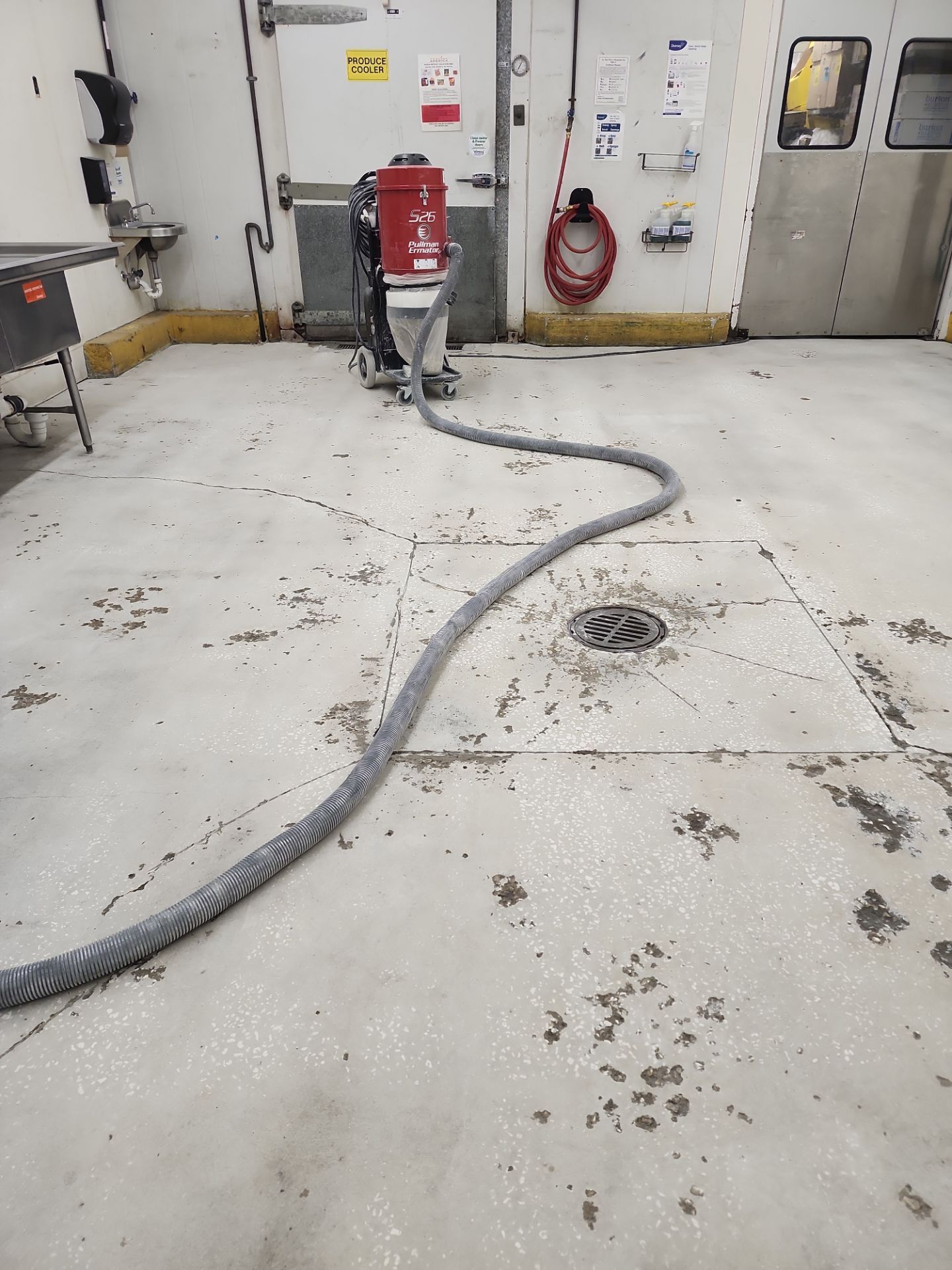 Fresco y Más Food Prep Area by Seamless Surfaces