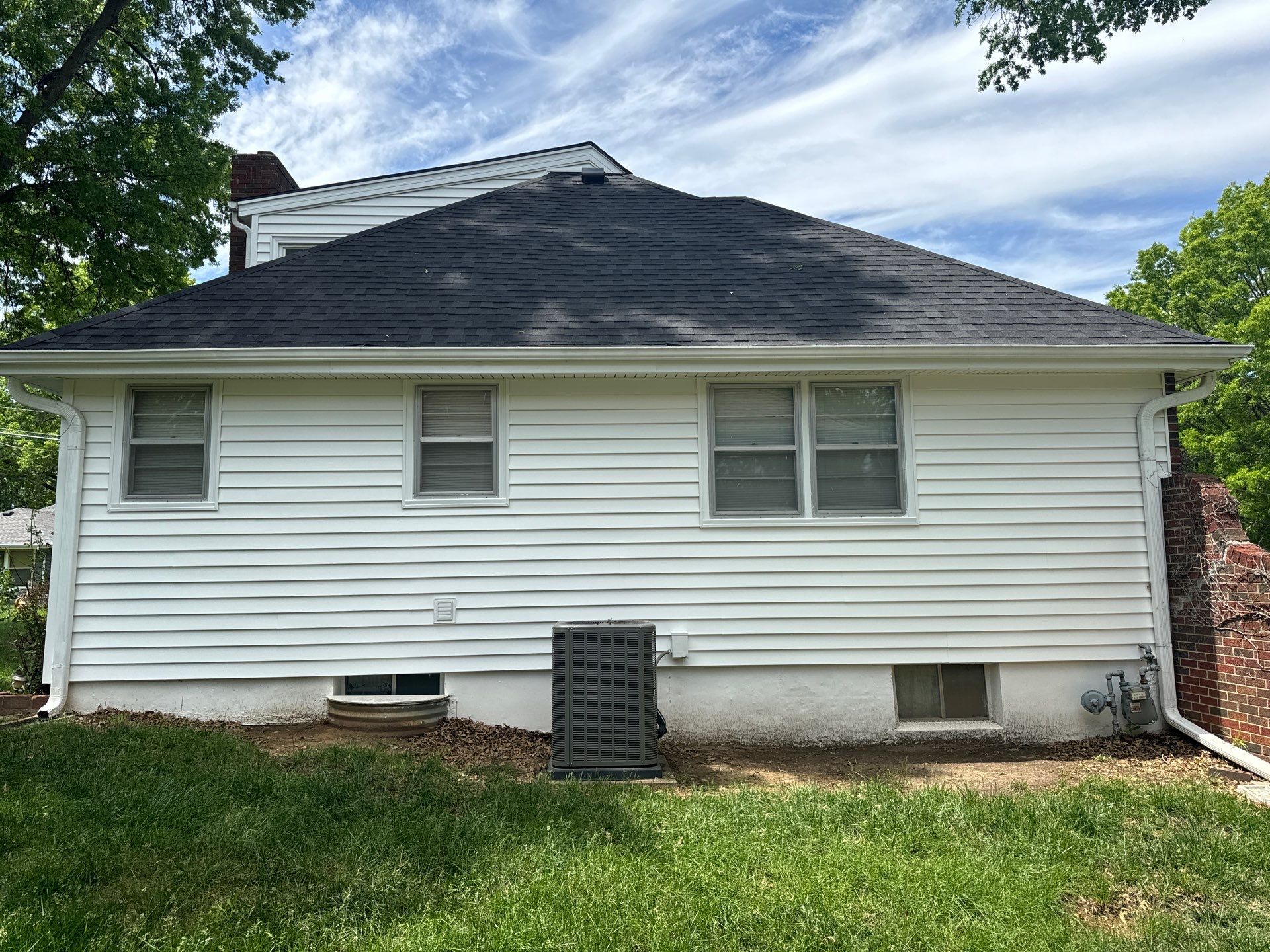 Siding Installation using White Market Square by EEC Windows, Siding & Roofing