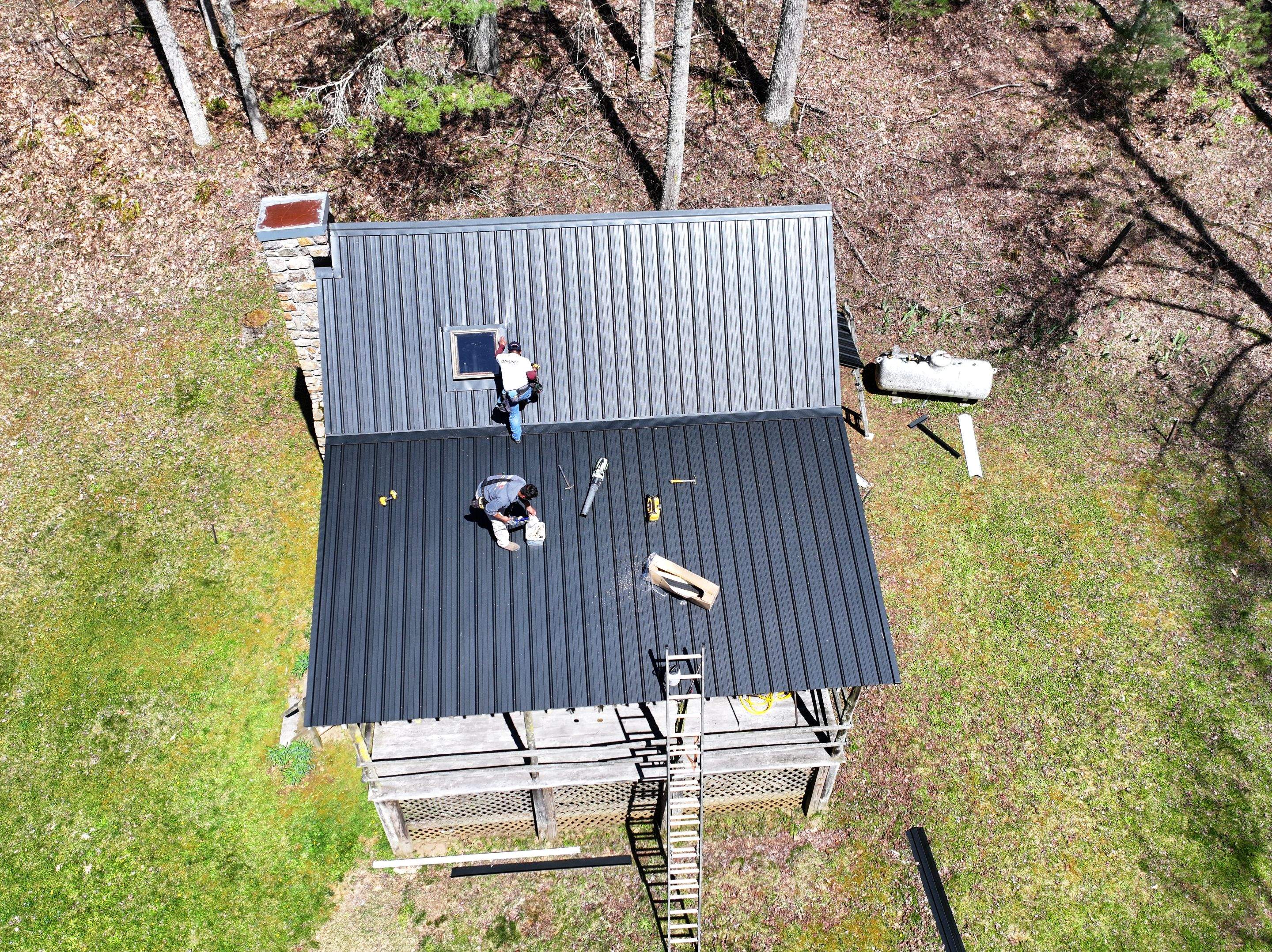 Sluder Cabin by Omnia Roofing