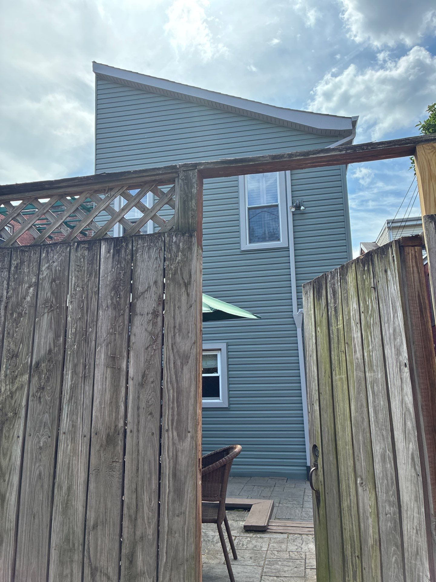 Mastic Ovation Vinyl Siding Renovation for Pittsburgh Rowhome by Ideal Siding Pittsburgh