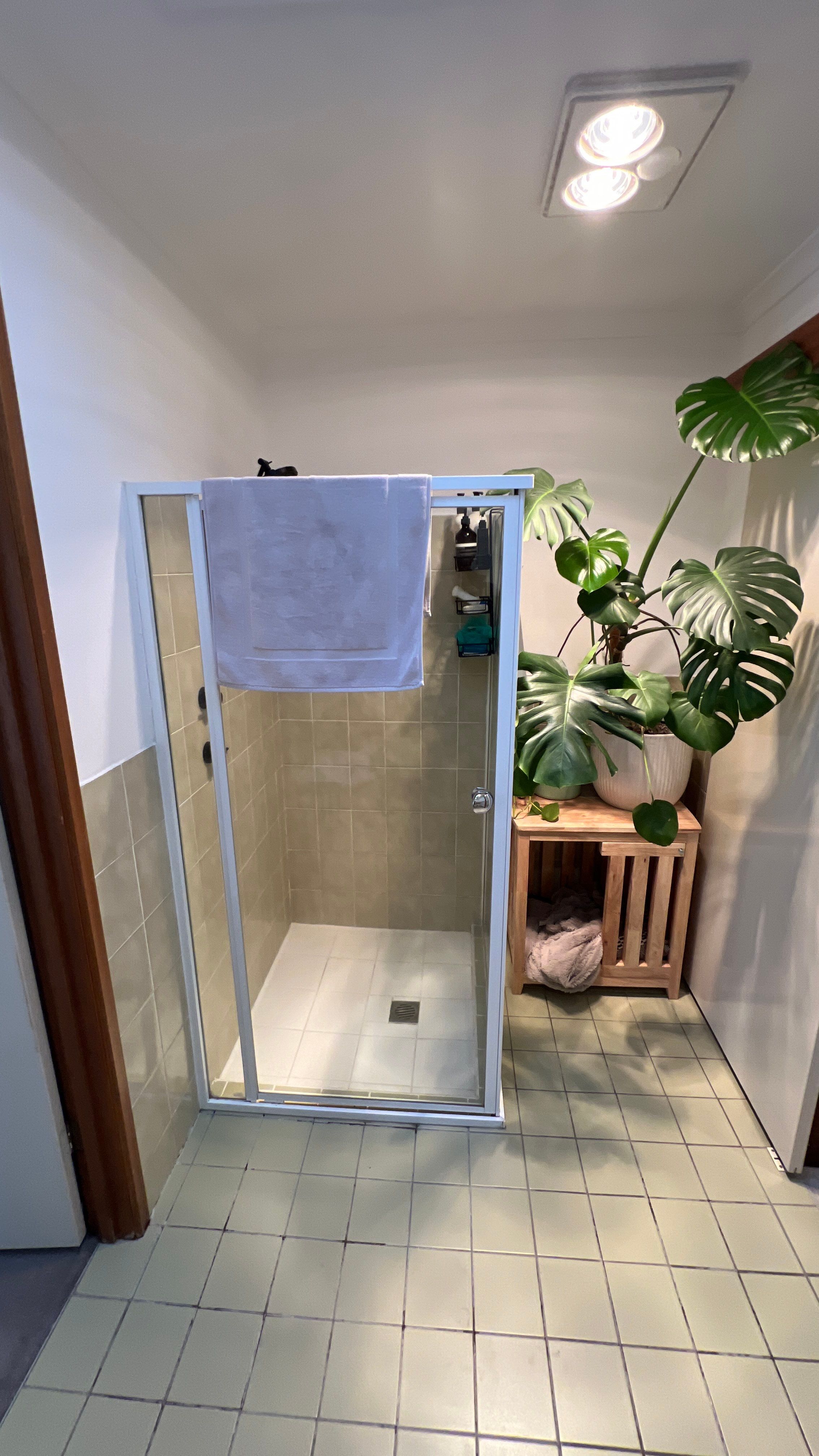 Three-Way Main Bathroom Renovation by Re-seal Bathrooms