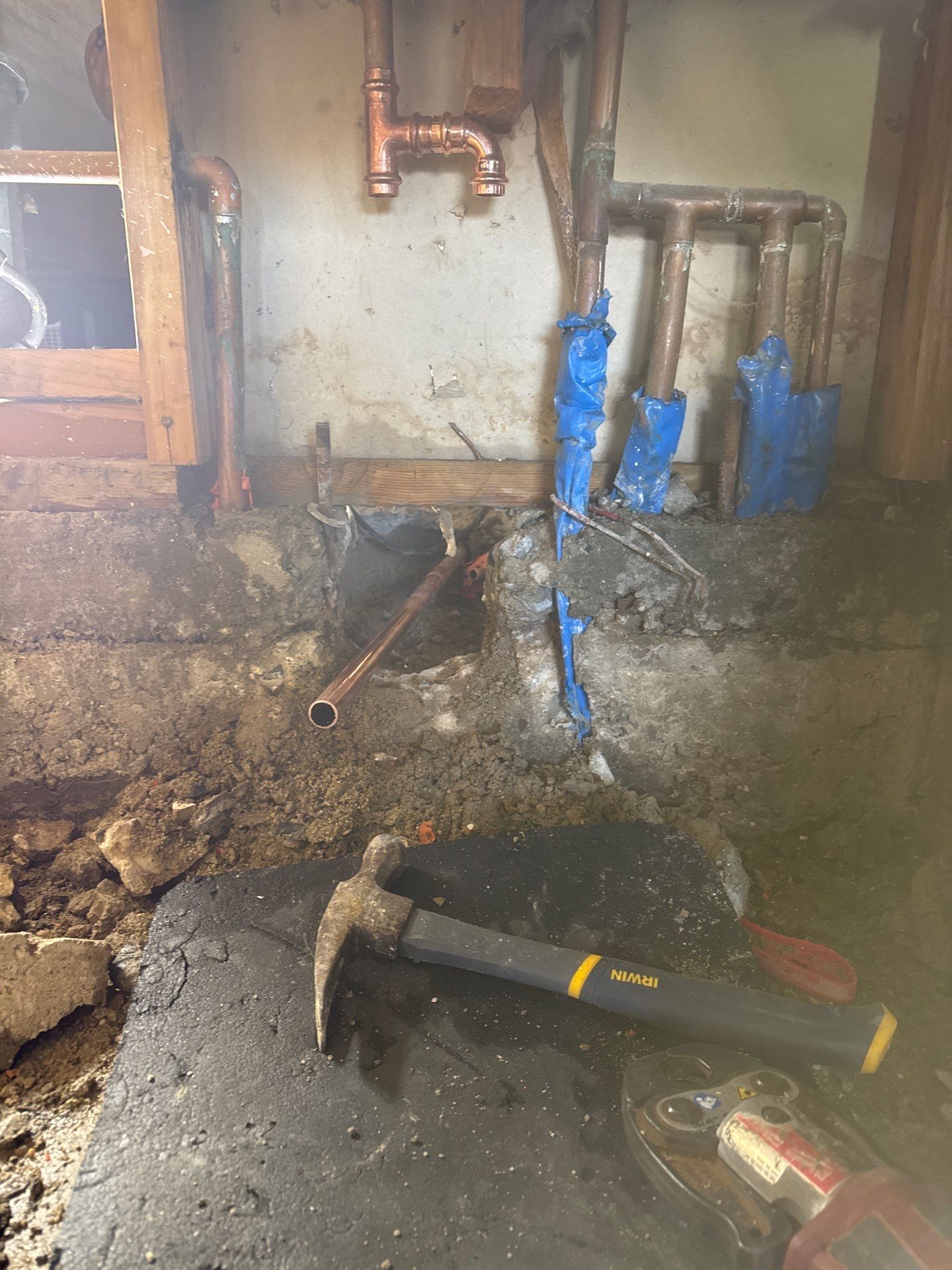 Installing Pipes by Us Plumbing