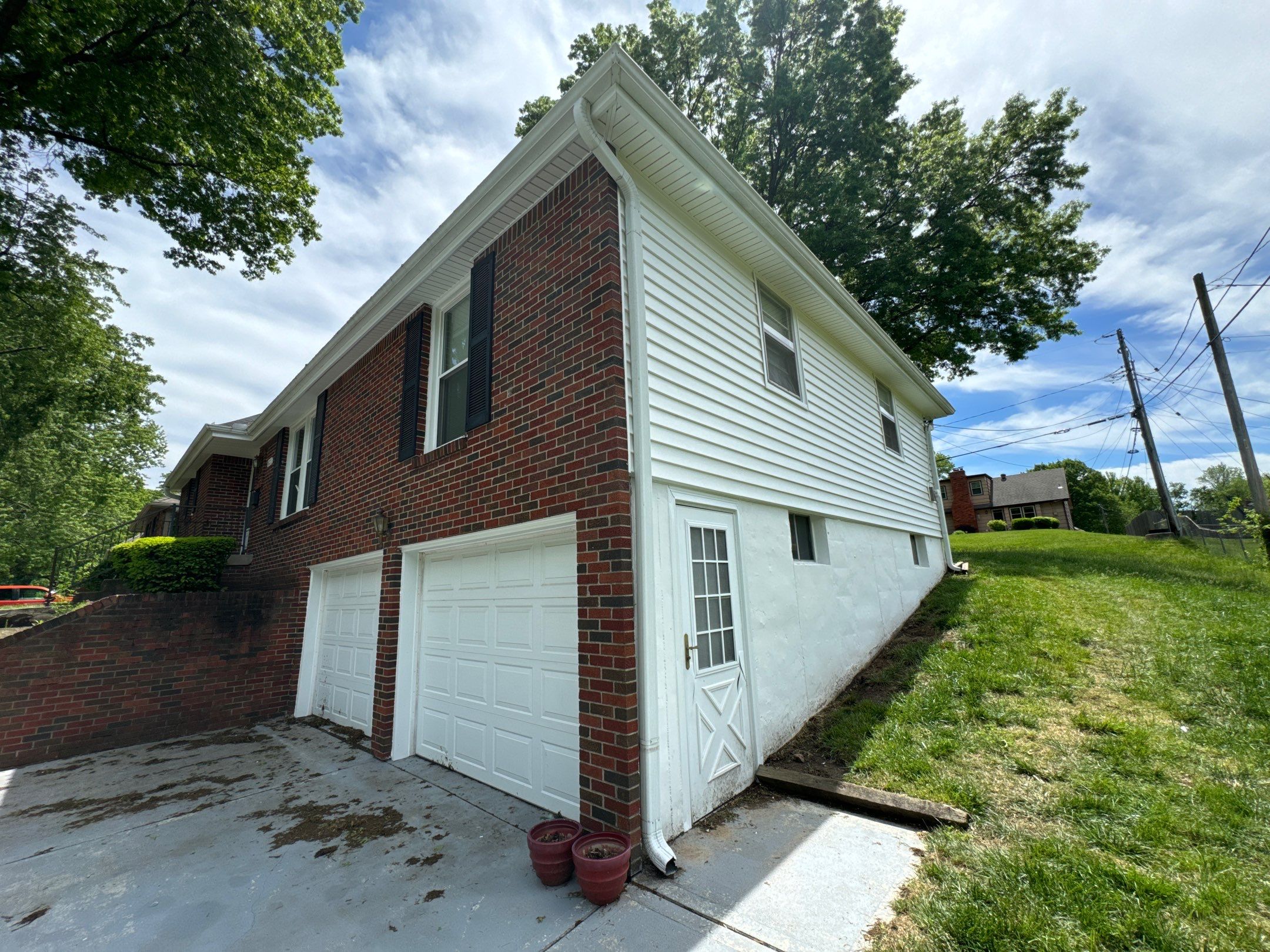 Siding Installation using White Market Square by EEC Windows, Siding & Roofing