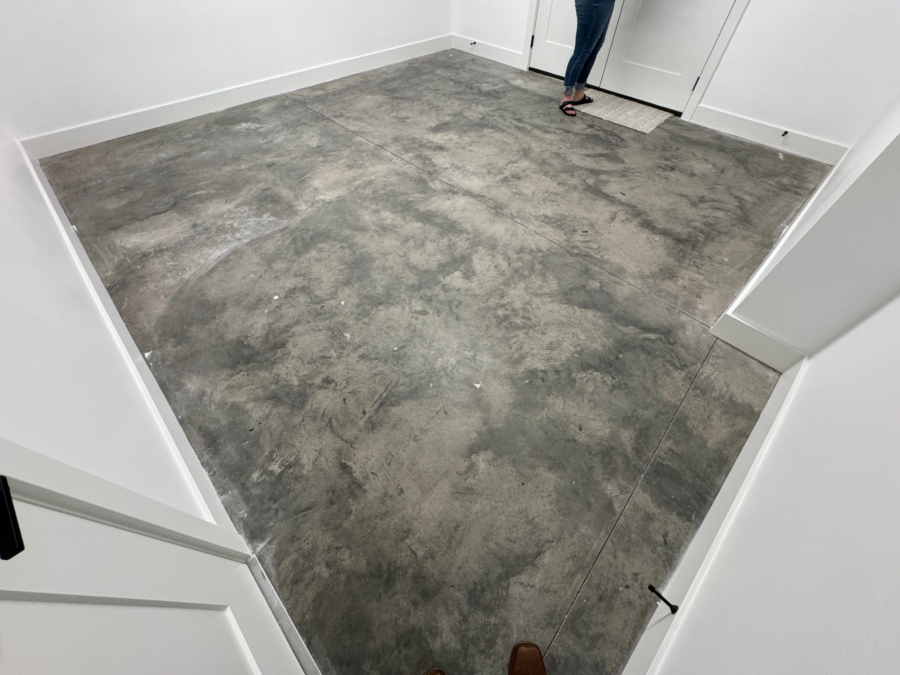 Multi-Color Epoxy Flake Garage Floor Installation in Sioux Falls by Select Painting, Coatings & Garage Cabinets