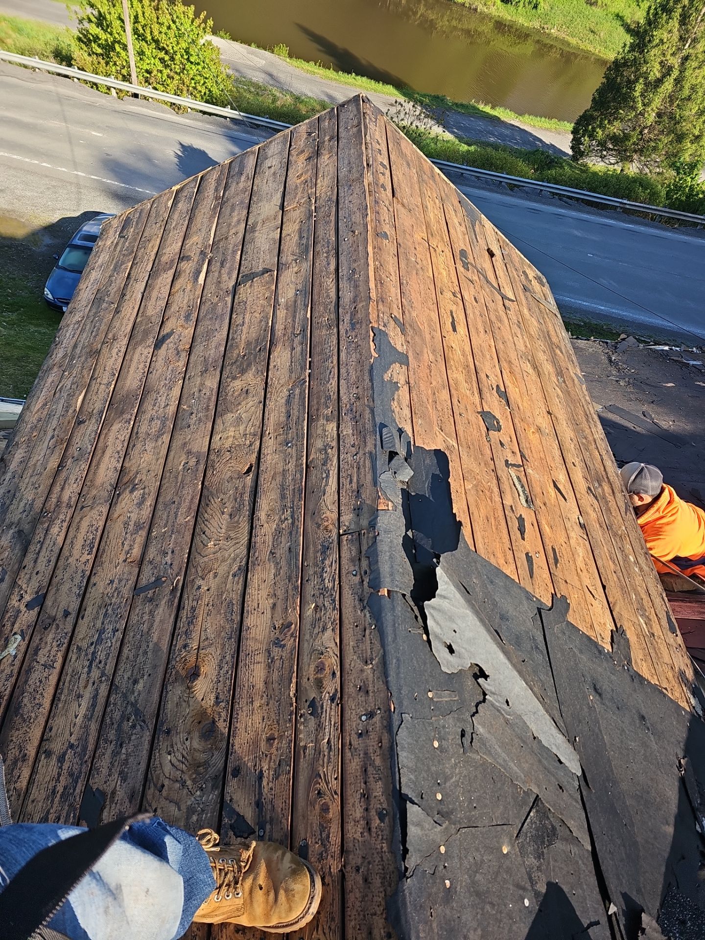 Roof Replacement Landmark PRO Charcoal Black by Winchester Roofing