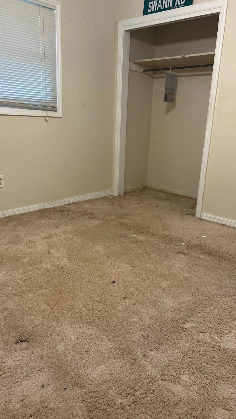 Under Carpet Reveal  by Footprints Floors of Nashville