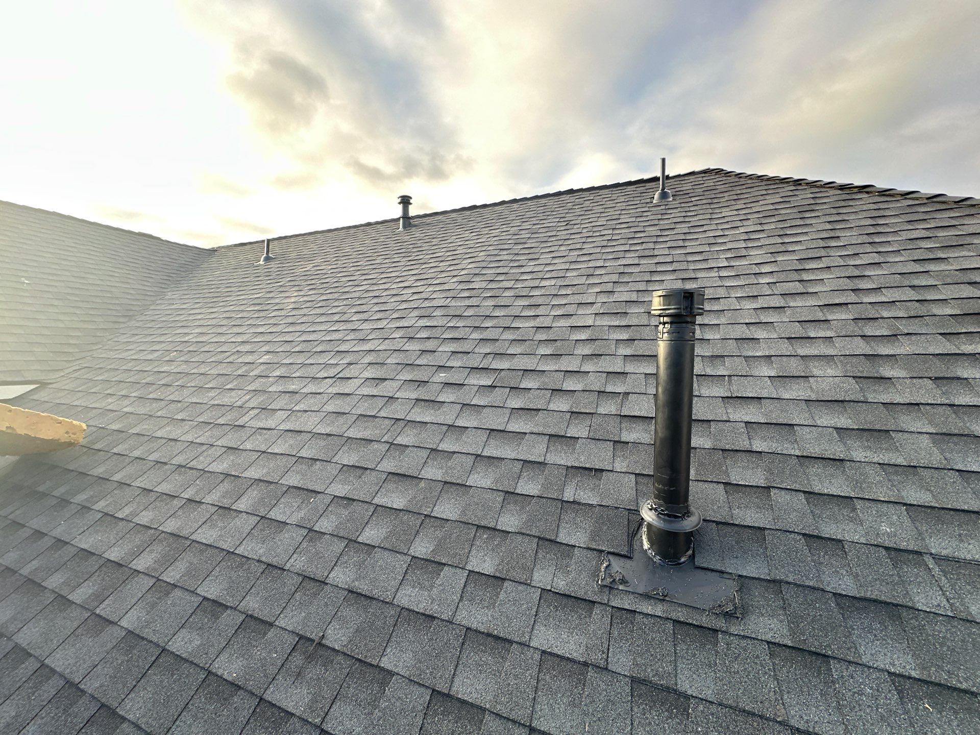GAF HDZ CHARCOAL W/ PREMIUM RIDGE Z by Motion Roofing