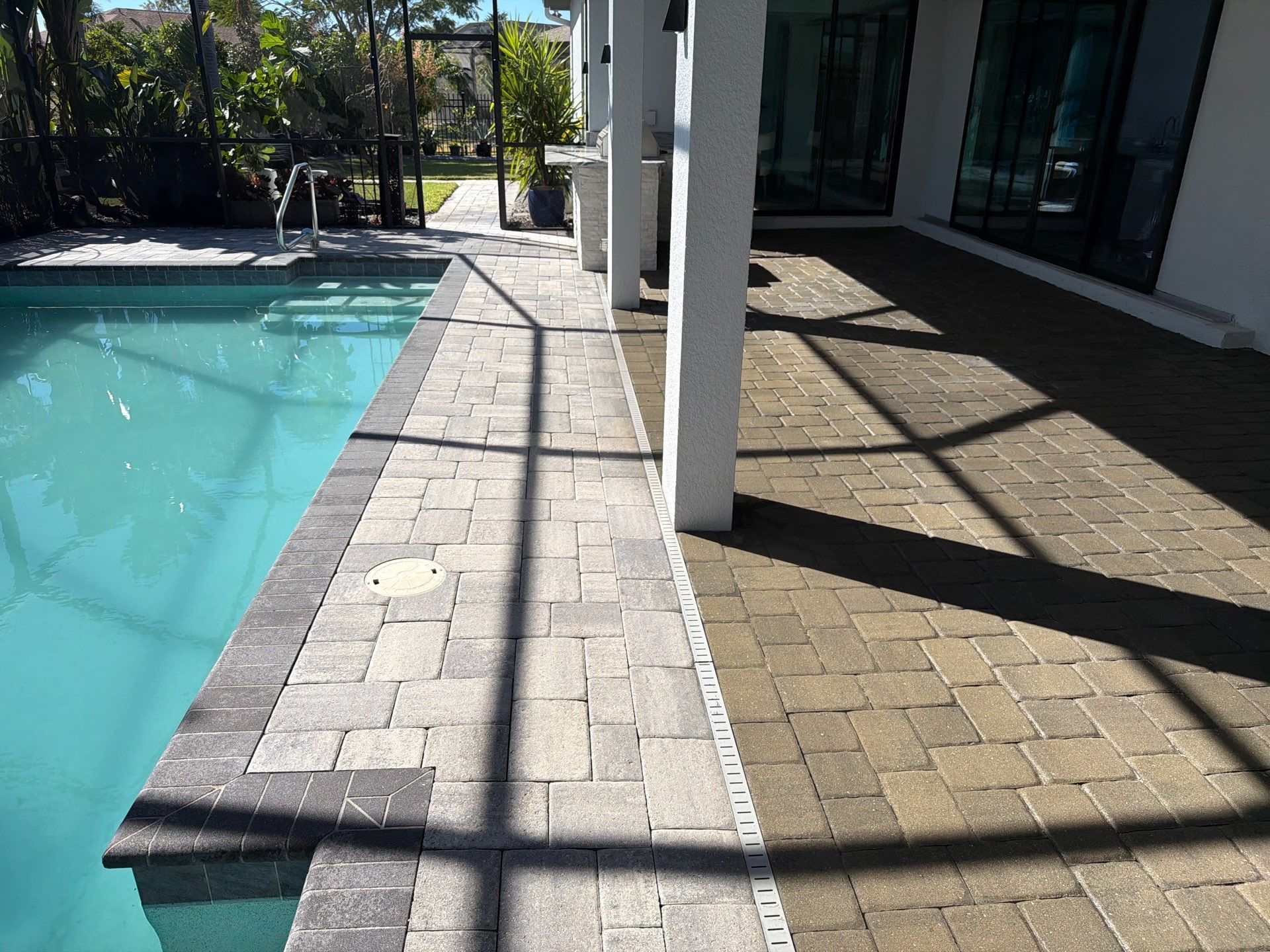 Full-Scale Paver Stripping and Sealing in La Paloma Sun City Center by Supreme Paver Experts
