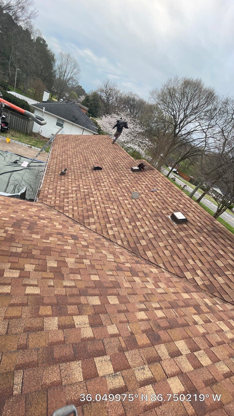 Residential Roofing Installation using Owens Corning Oakridge Roofing System by Undersun Roofing 