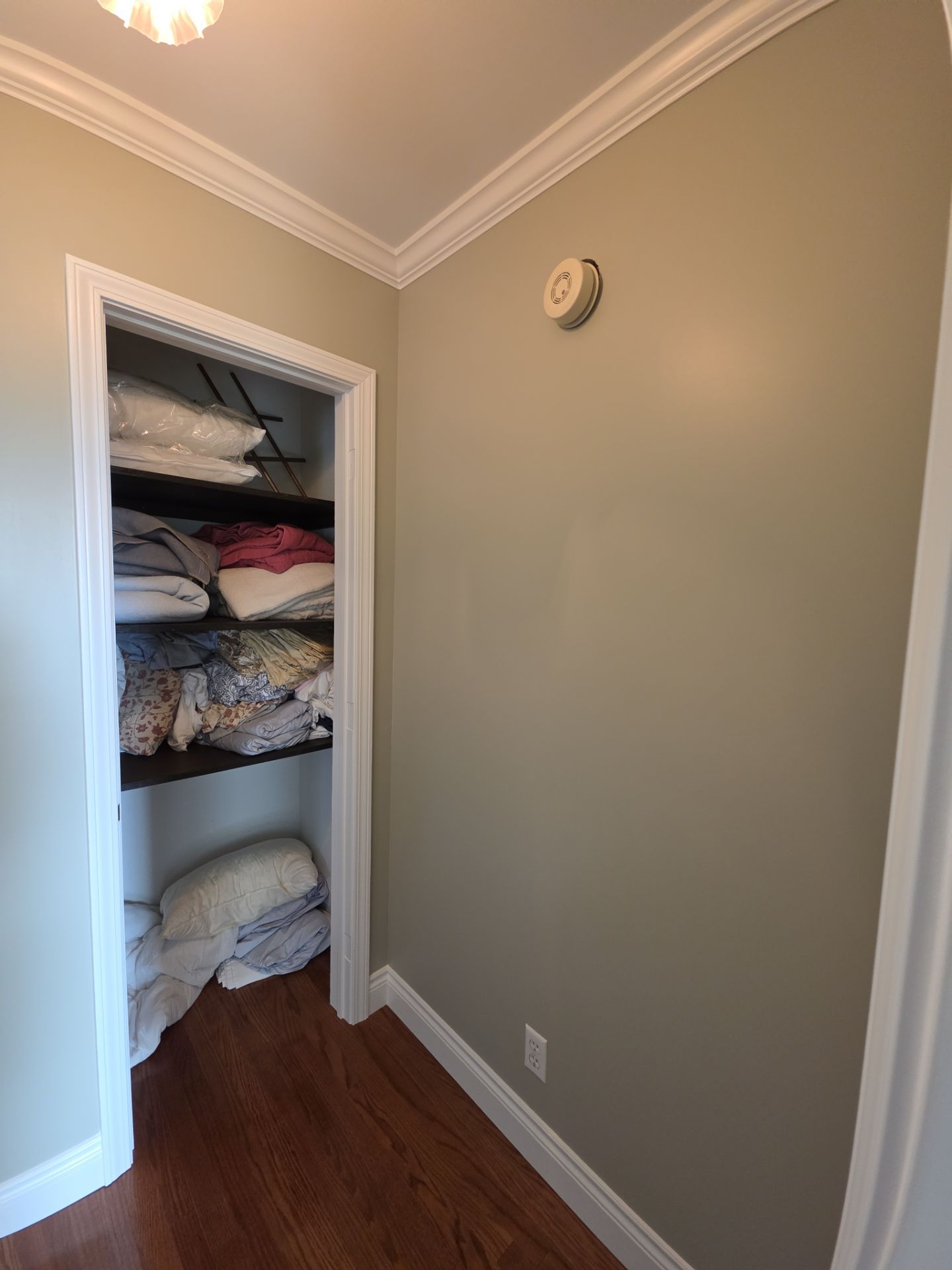Interior Repaint & Trim Refinishing – Spring Lake, Michigan by Gordon Painting