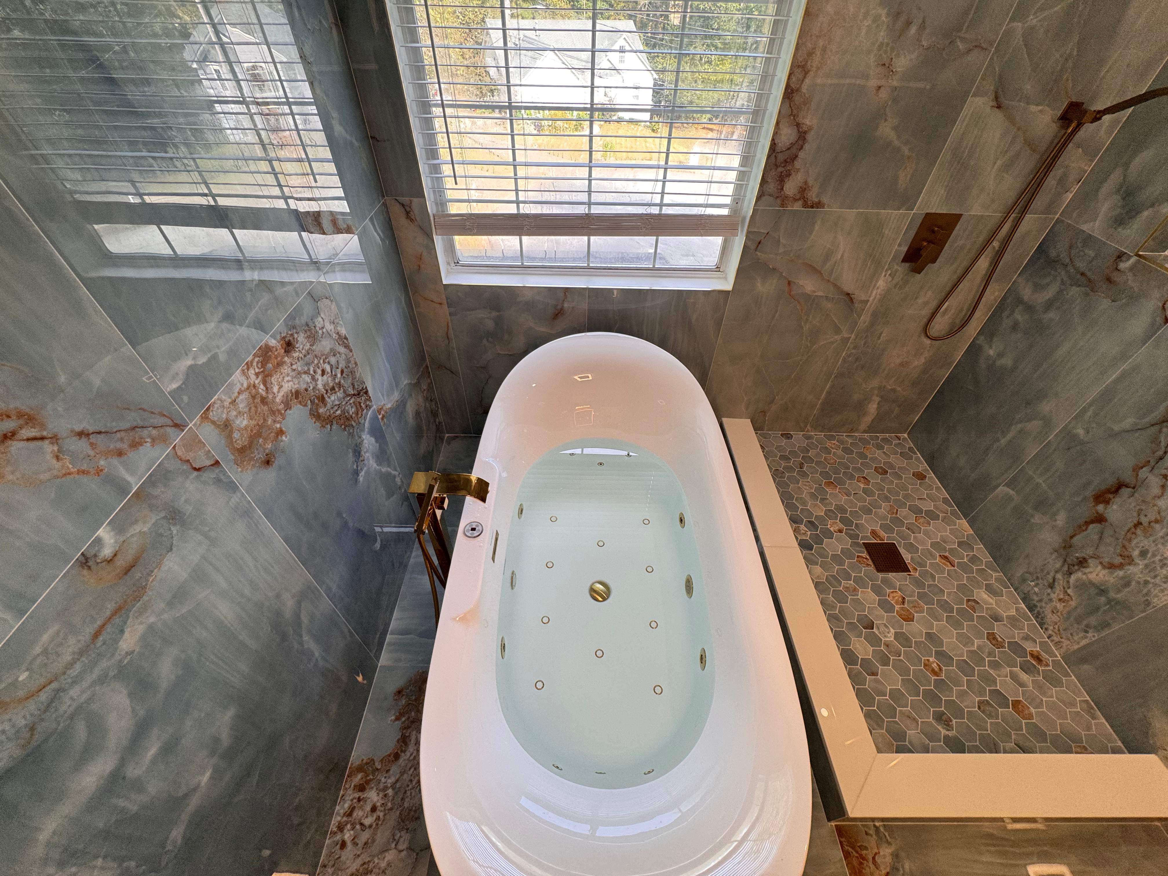 Master bathroom renovation by Prudencio