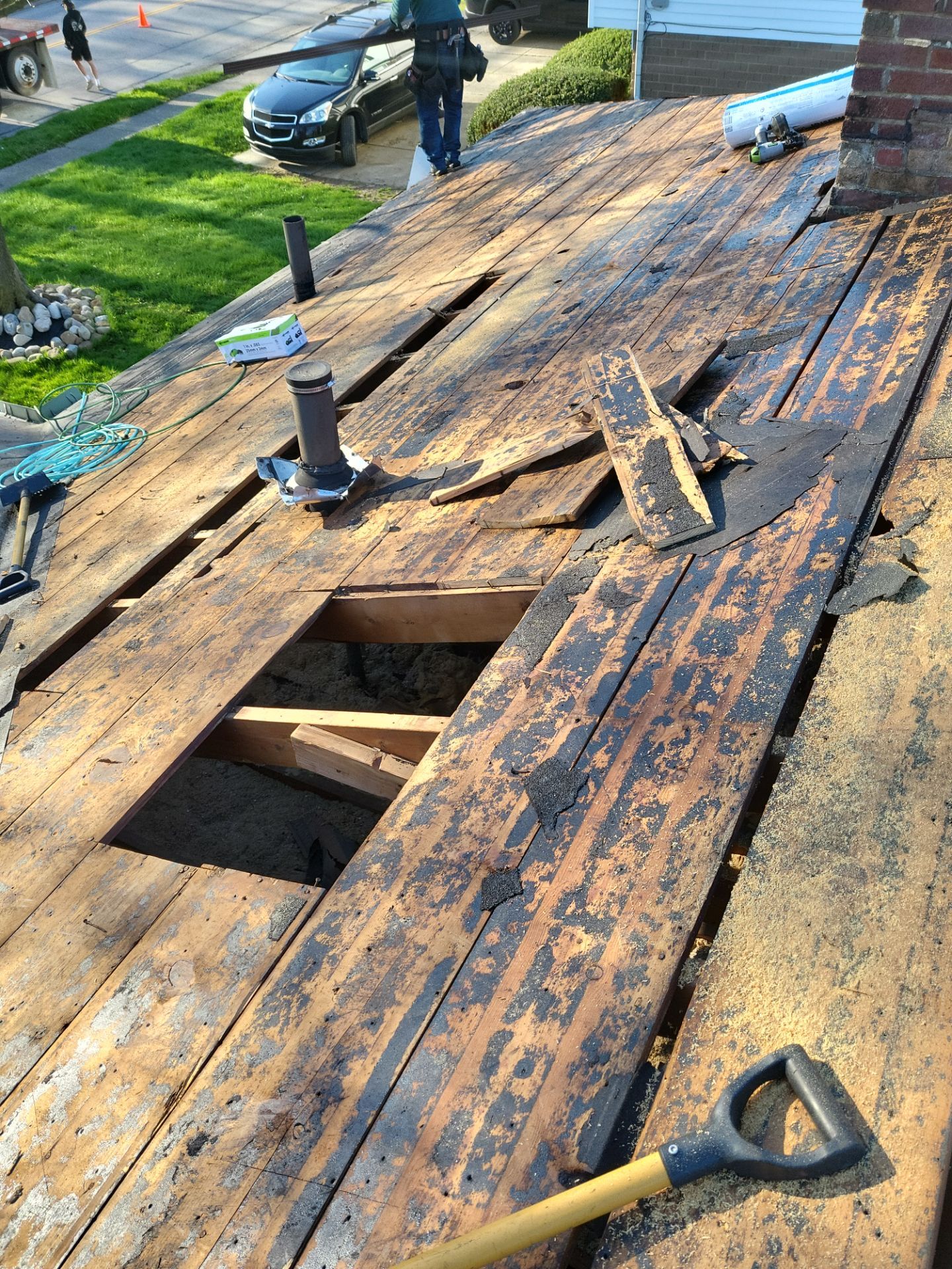 Atlas Pinnacle, Color, Weathered Wood, Drip Edge, Royal Brown by Eagle Eye Roofing