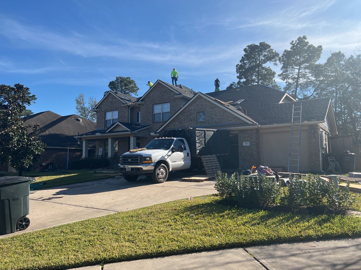 SureStart PLUS 4-STAR Warranty Fully covers materials, labor, tear-off and disposal expenses in years 1-50. by Roof Concepts Construction