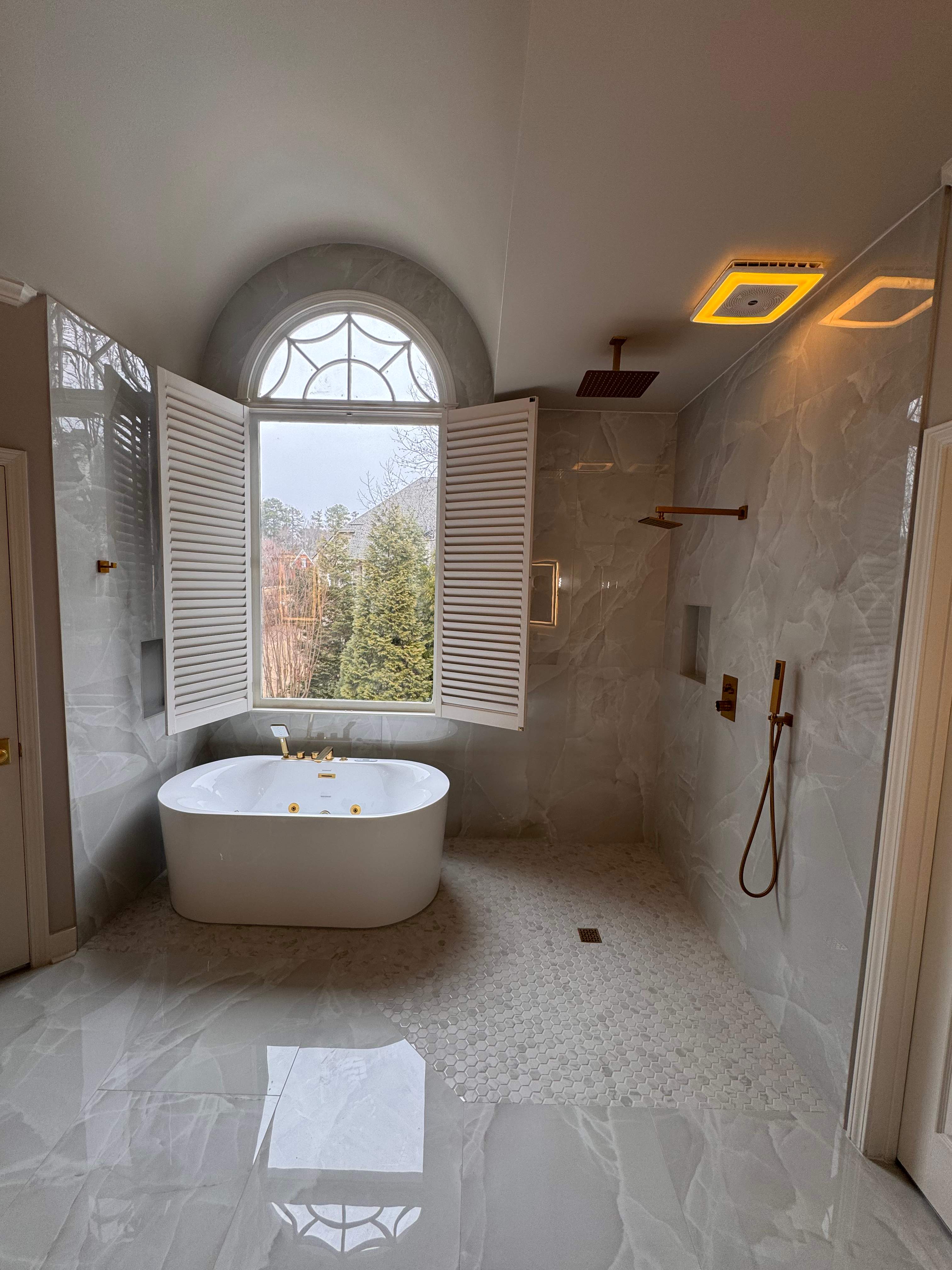 Master bathroom renovation by Prudencio