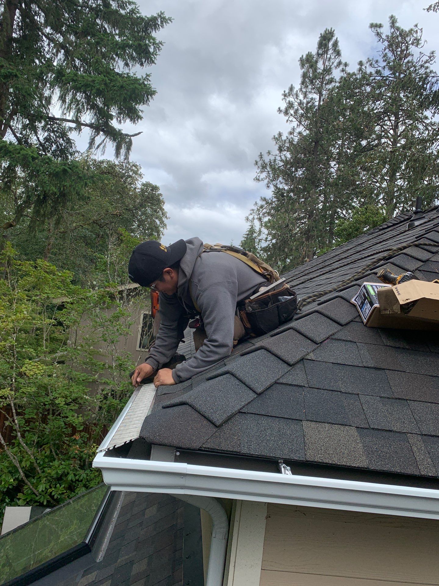 Eugene Residential Reroof Featuring Architectural Shingles and Micro-Mesh Gutter Guards by BEST Roofing & Waterproofing