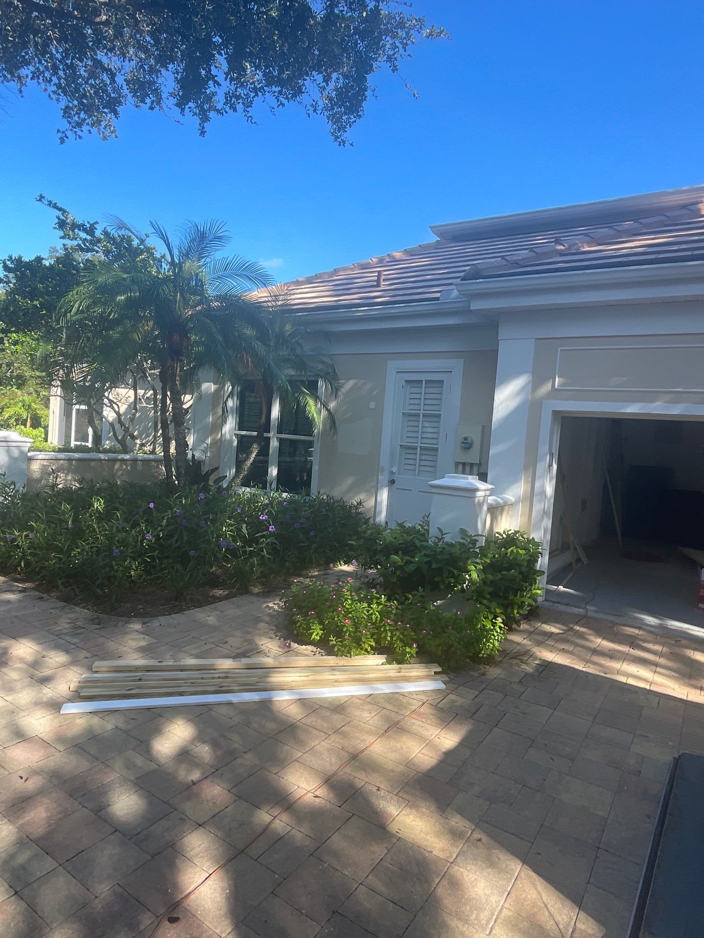 7-Inch Seamless Gutters for Large Roofs in Osprey FL by Gutter Professors