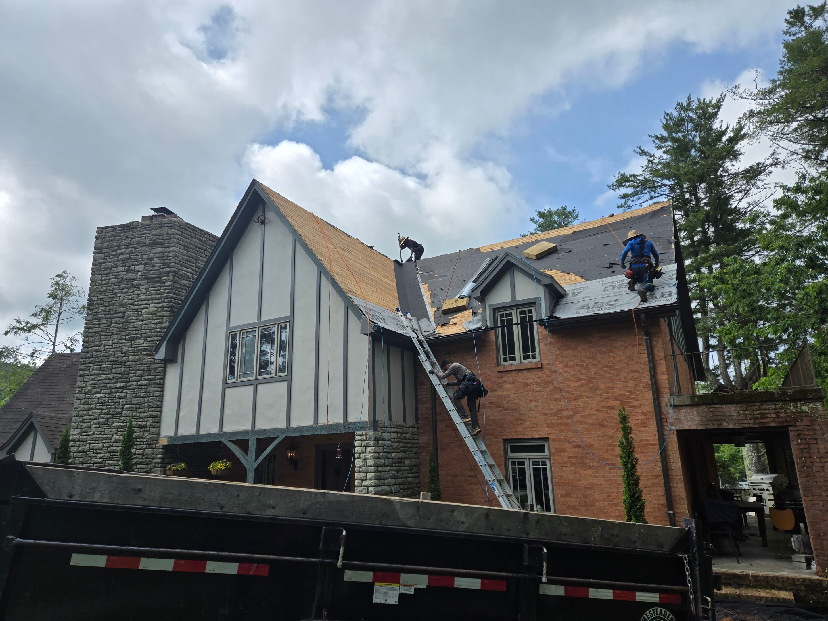 Cameron Residence by Omnia Roofing