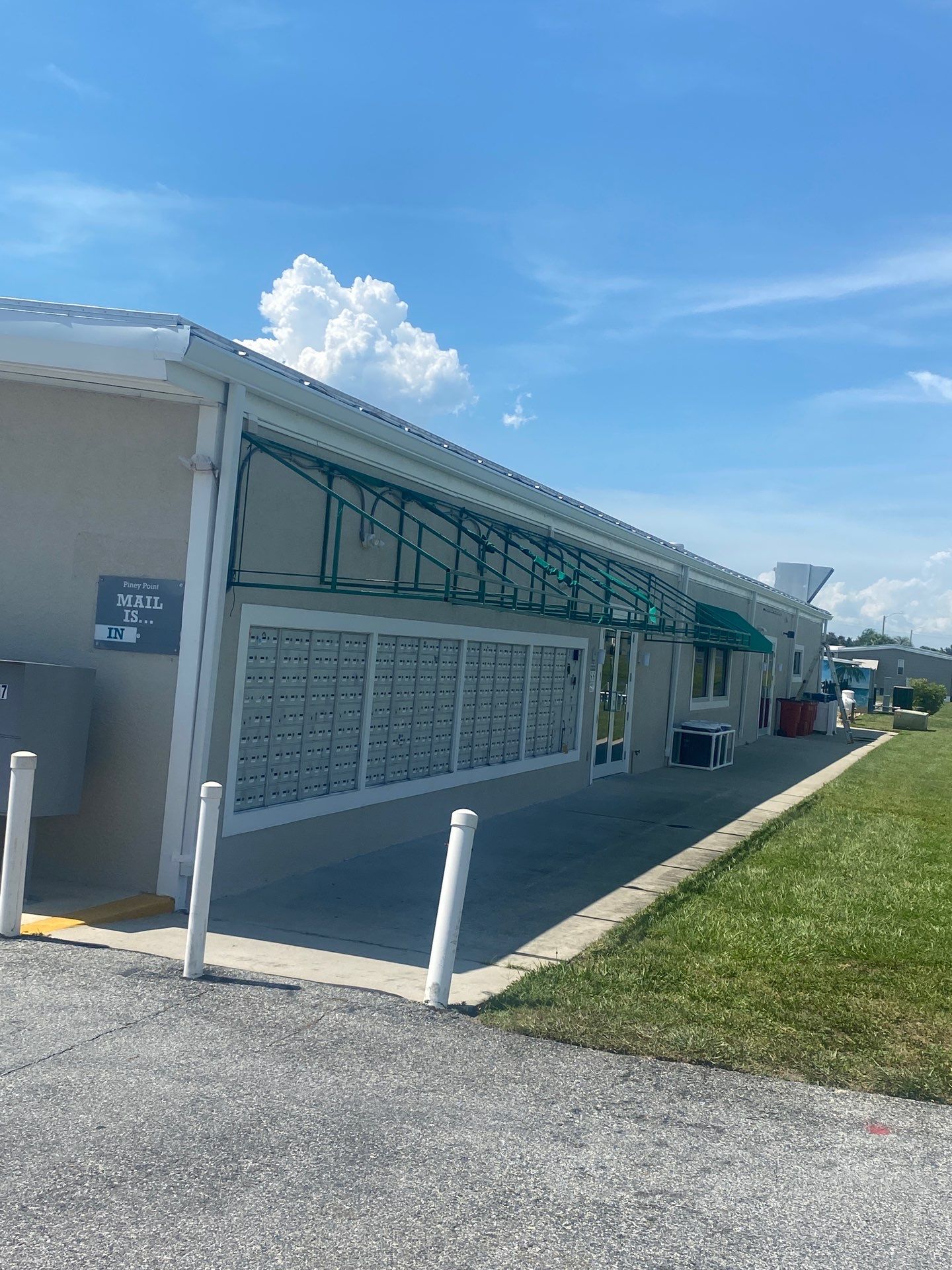 Commercial Seamless Gutter Installation in Palmetto FL by Gutter Professors