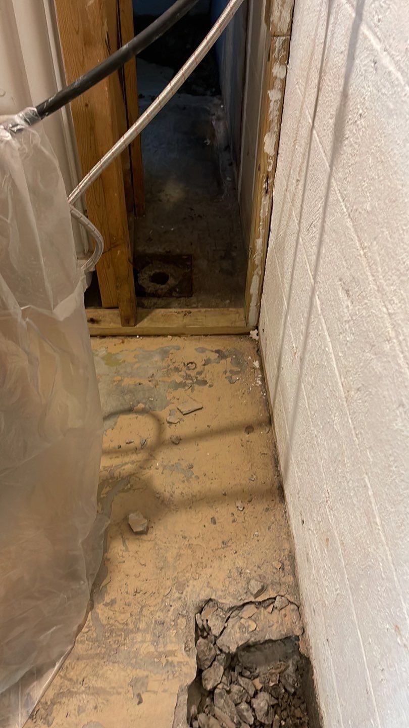 Embedded Fiber Reinforcement and Basement Waterproofing using GrateDrain Waterproofing System by Toledo Basement Repair