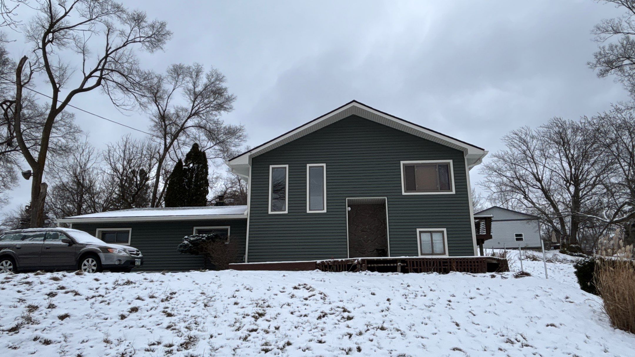 Siding Replacement using Alside Charter Oak D4.5" by 180 Contractors