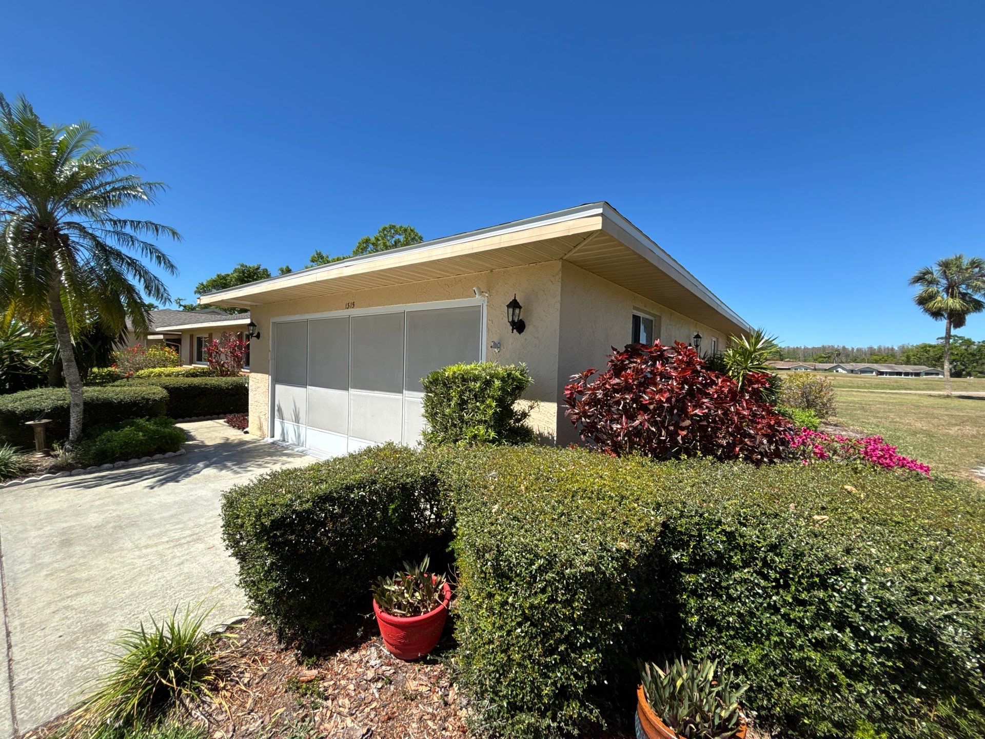 White Vinyl Gutters Installation in Sarasota FL by Gutter Professors