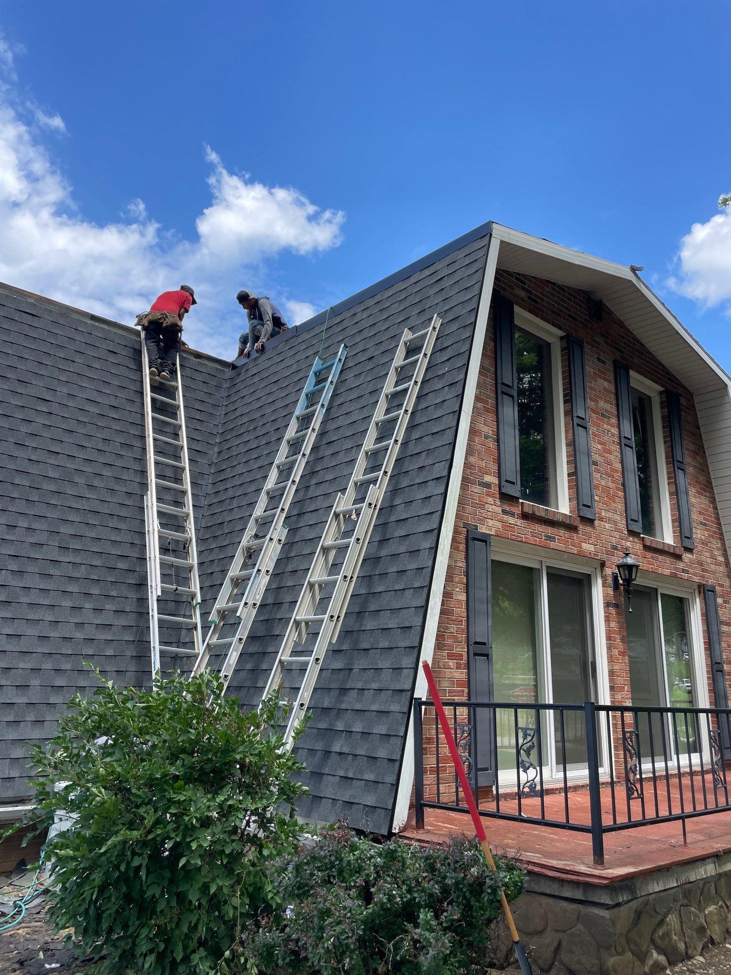 Residential Roofing Installation using GAF Timberline HDZ Charcoal by Rainstoppers Roofing