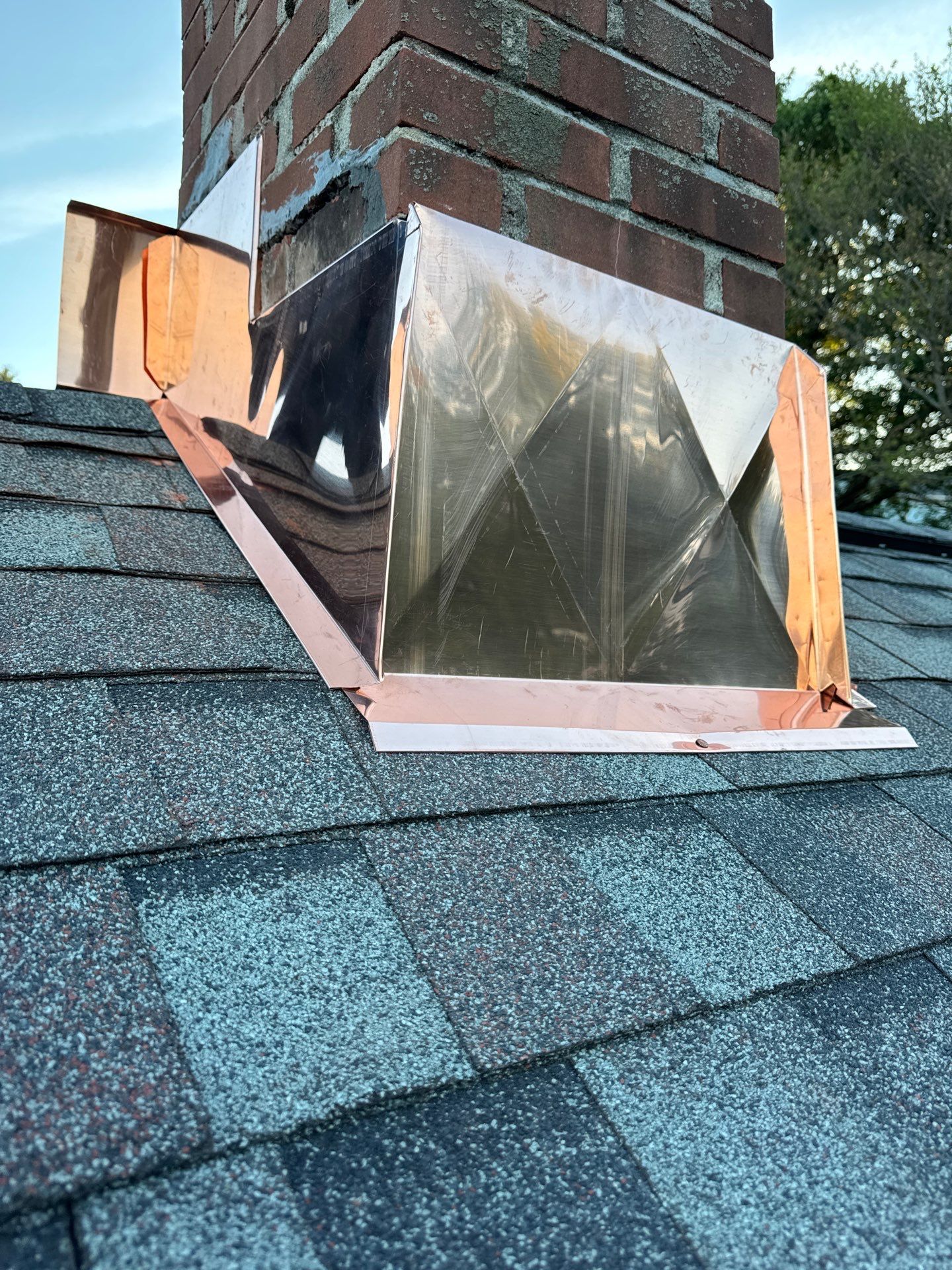 New Britian asphalt shingled roof by DiGiorgi by DiGiorgi Roofing and Siding Inc