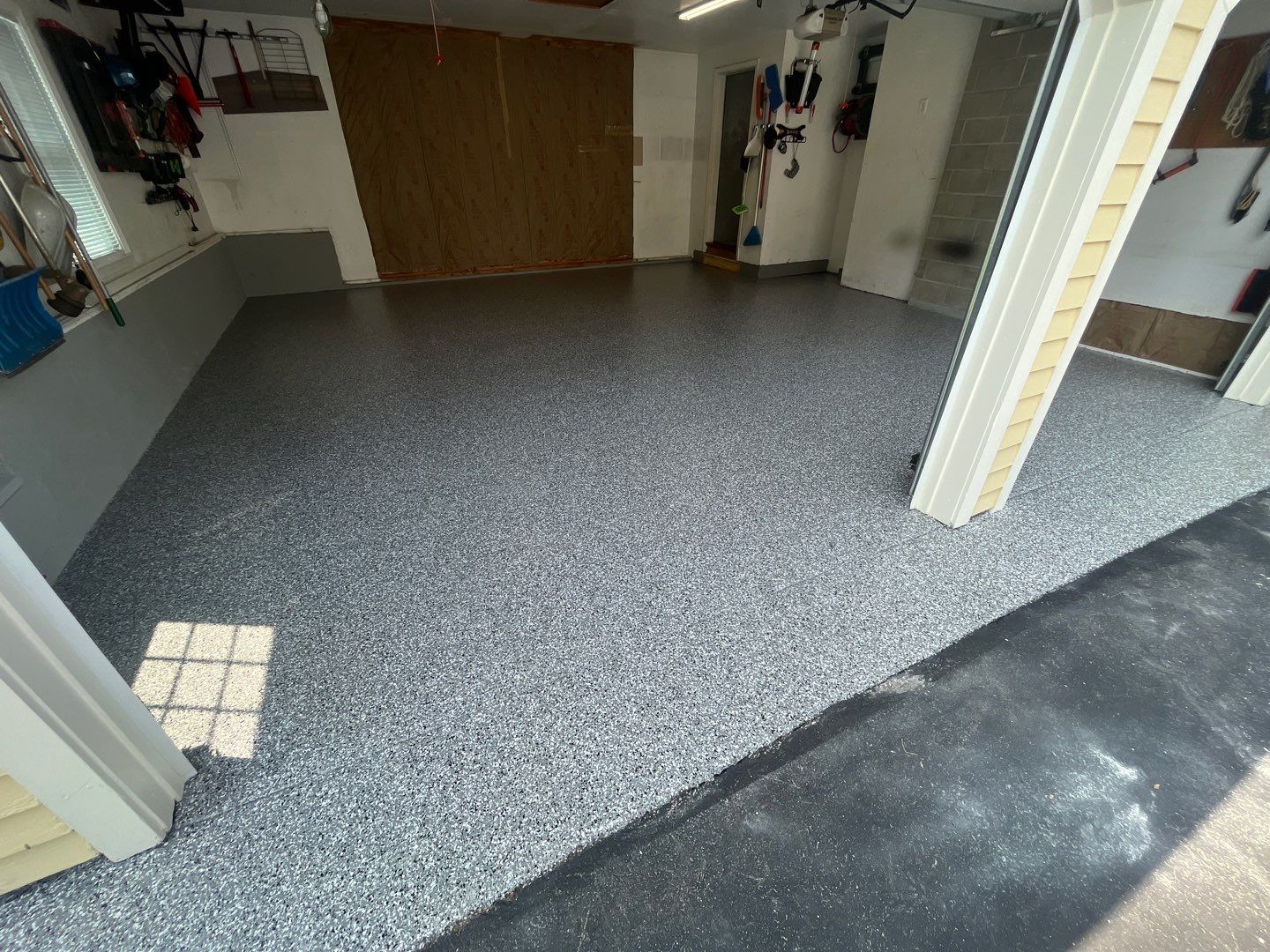 Garage in Nashua, NH 03062 by Symphony Concrete Coatings