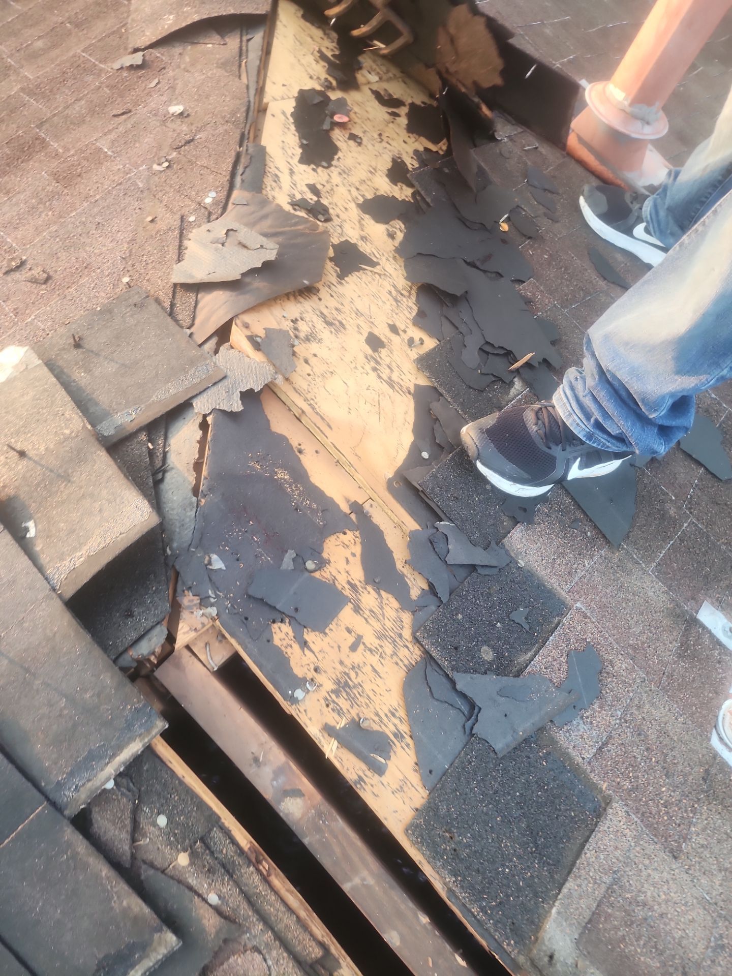 Residential Roofing Installation using Owen's Corning Duration (Lifetime) Shingles by Roof Repair Company
