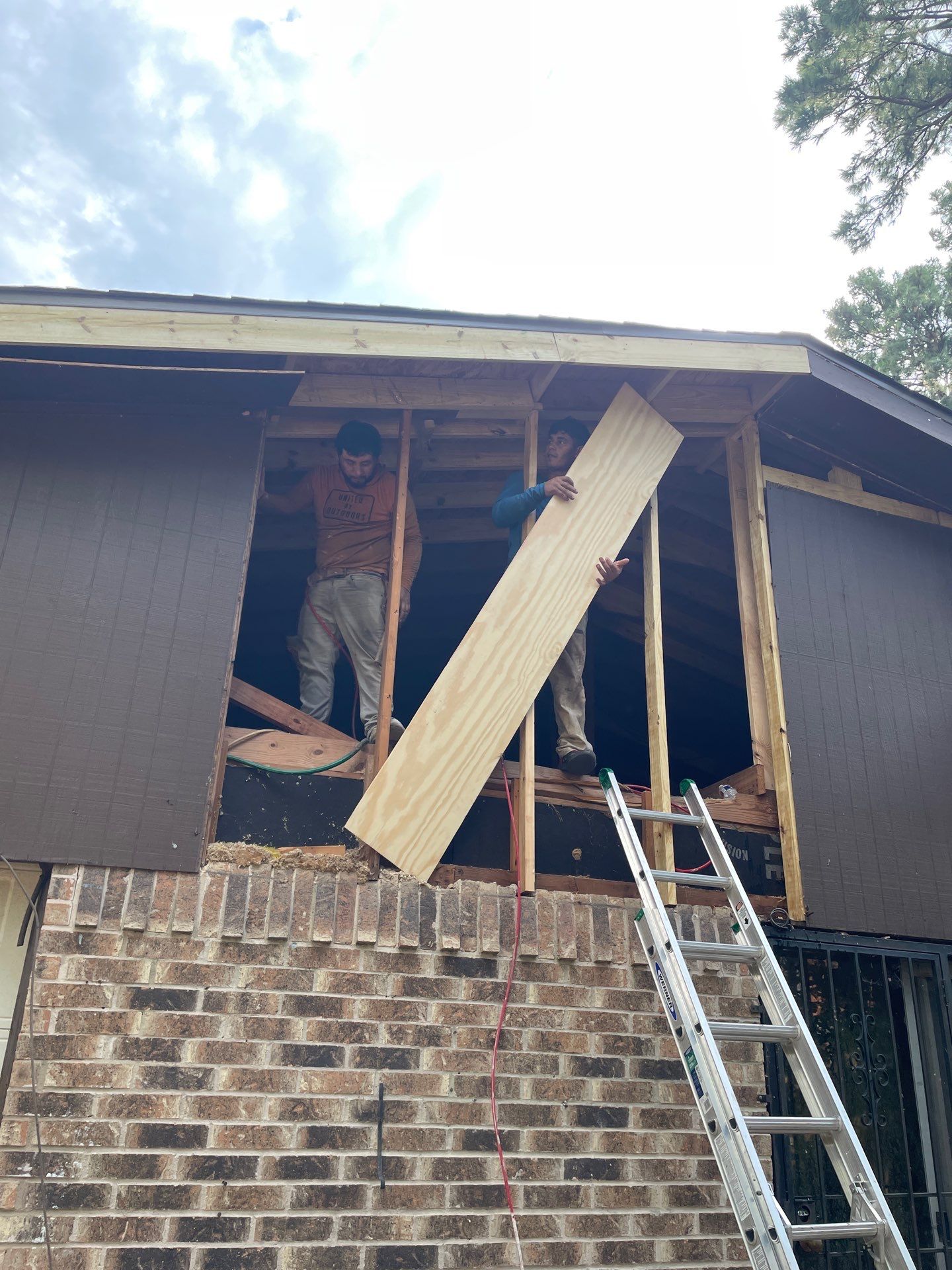 Residential Roofing Installation using Owen's Corning Duration (Lifetime) Shingles by Roof Repair Company