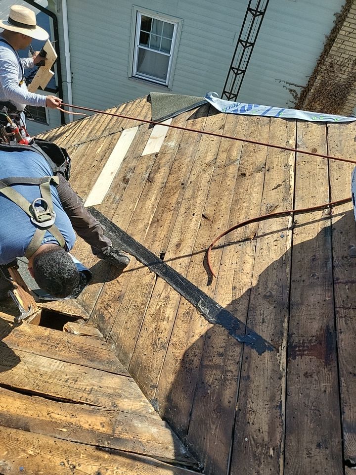 ATLAS PINNACLE COLOR: WEATHERED WOOD DRIP EDGE: MUSKET BROWN by Eagle Eye Roofing