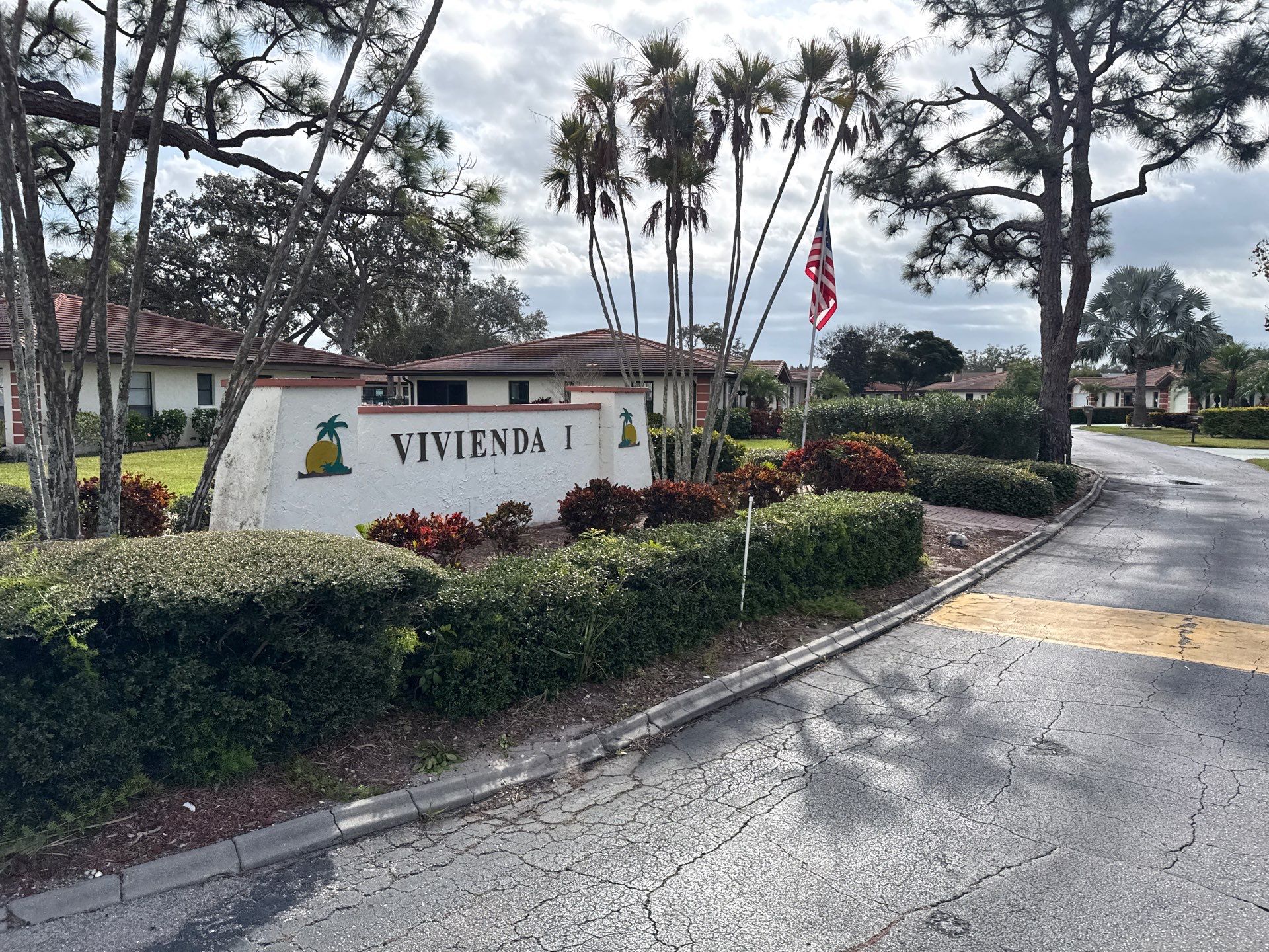 Tile Roof Cleaning in Vivienda at Bradenton I – Bradenton, FL by Sunshine AquaWash