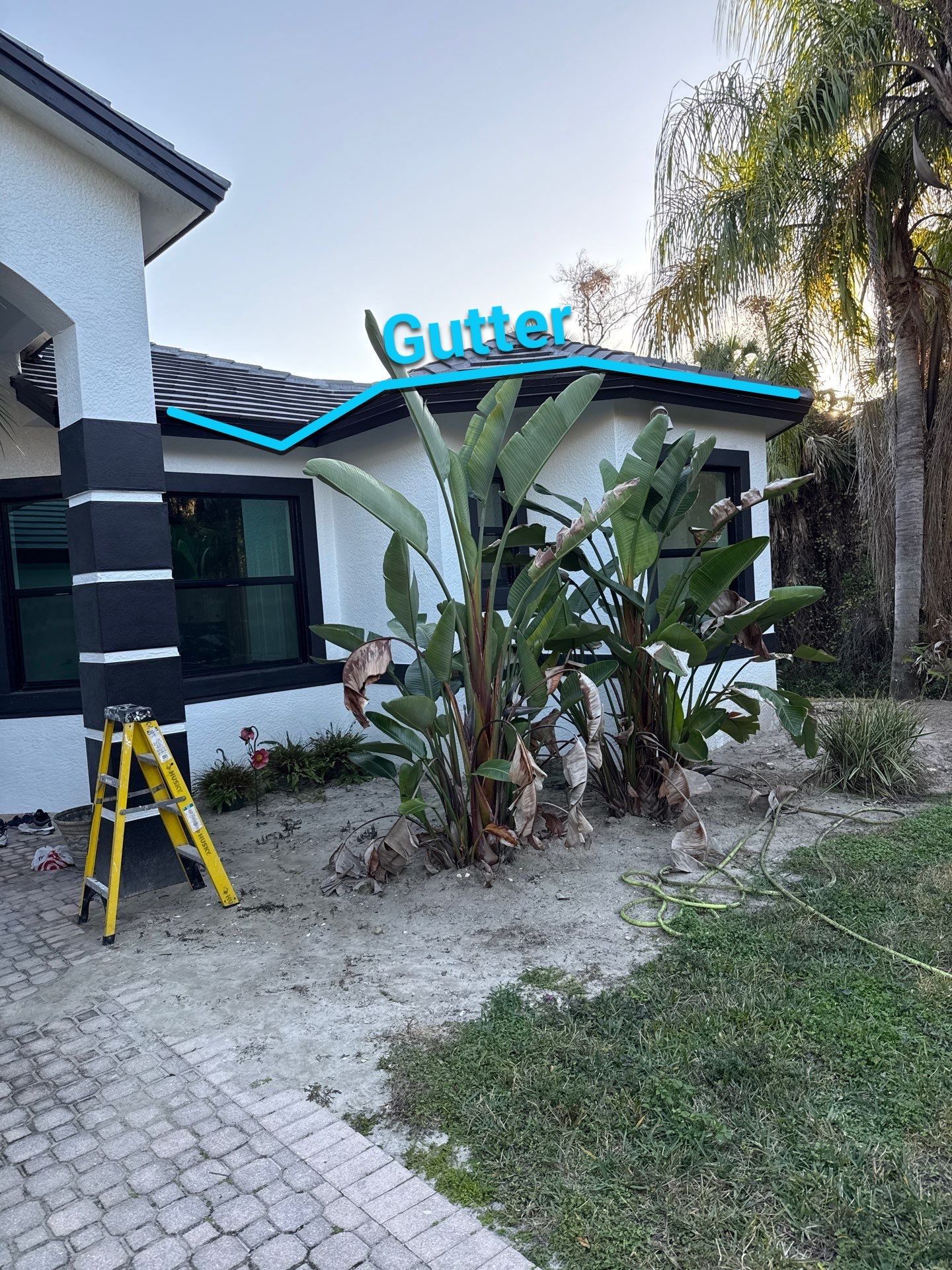 Bronze Seamless Gutters using bronze gutters in Naples FL by Gutter Professors