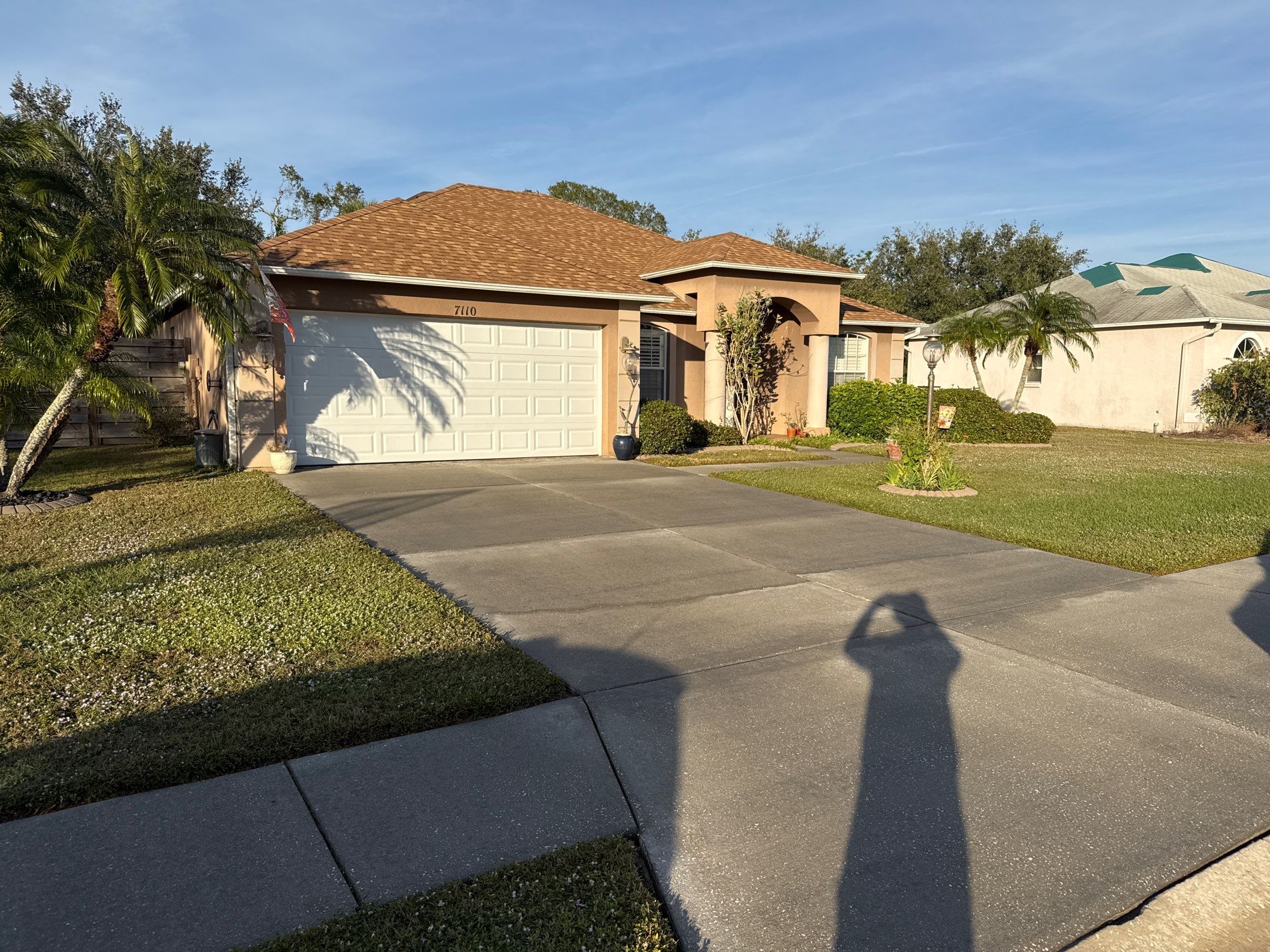 Driveway, Sidewalk, Street Curbing & Pool Screen Enclosure Cleaning in Regency Oaks, Palmetto, FL | Sunshine AquaWash by Sunshine AquaWash