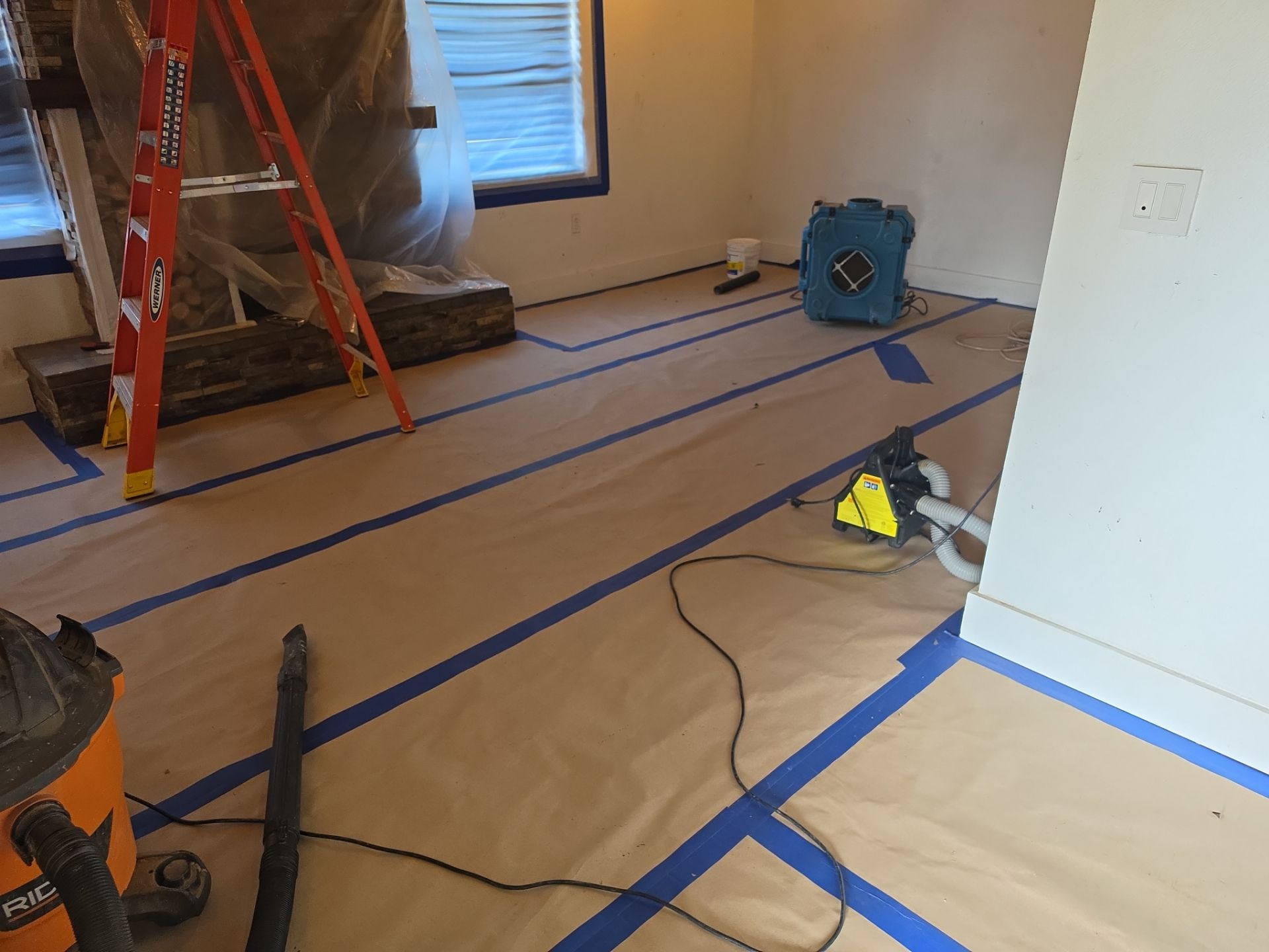 Windstorm Damage & Multi-Room Water Mitigation in St. Petersburg by Right On Time Restoration