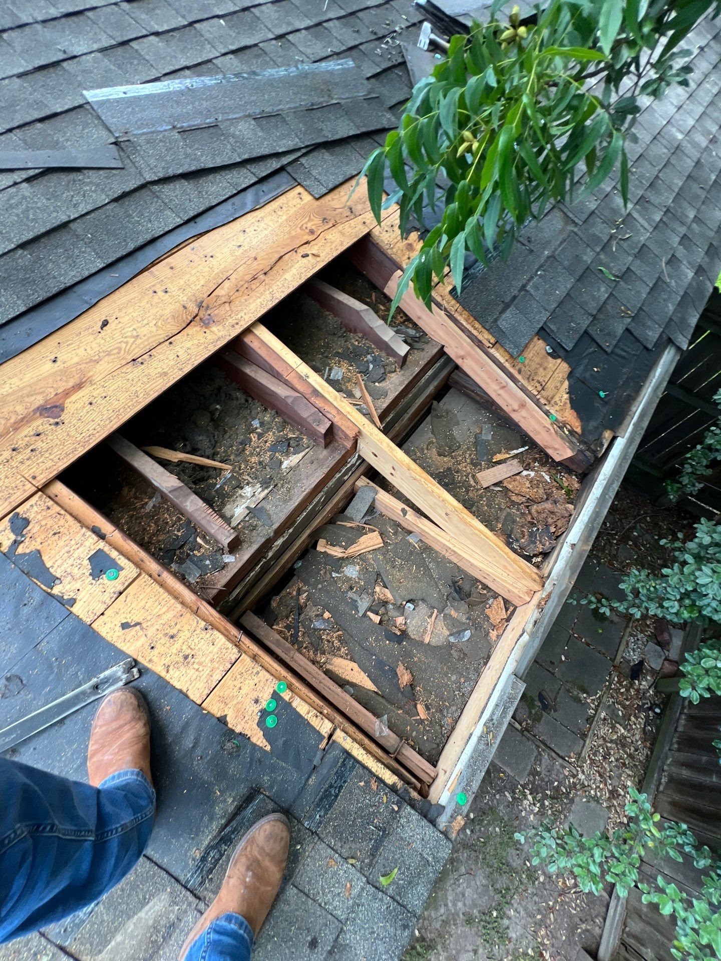 Residential Roofing Repair using Owen's Corning Duration (Lifetime) Shingles by Roof Repair Company