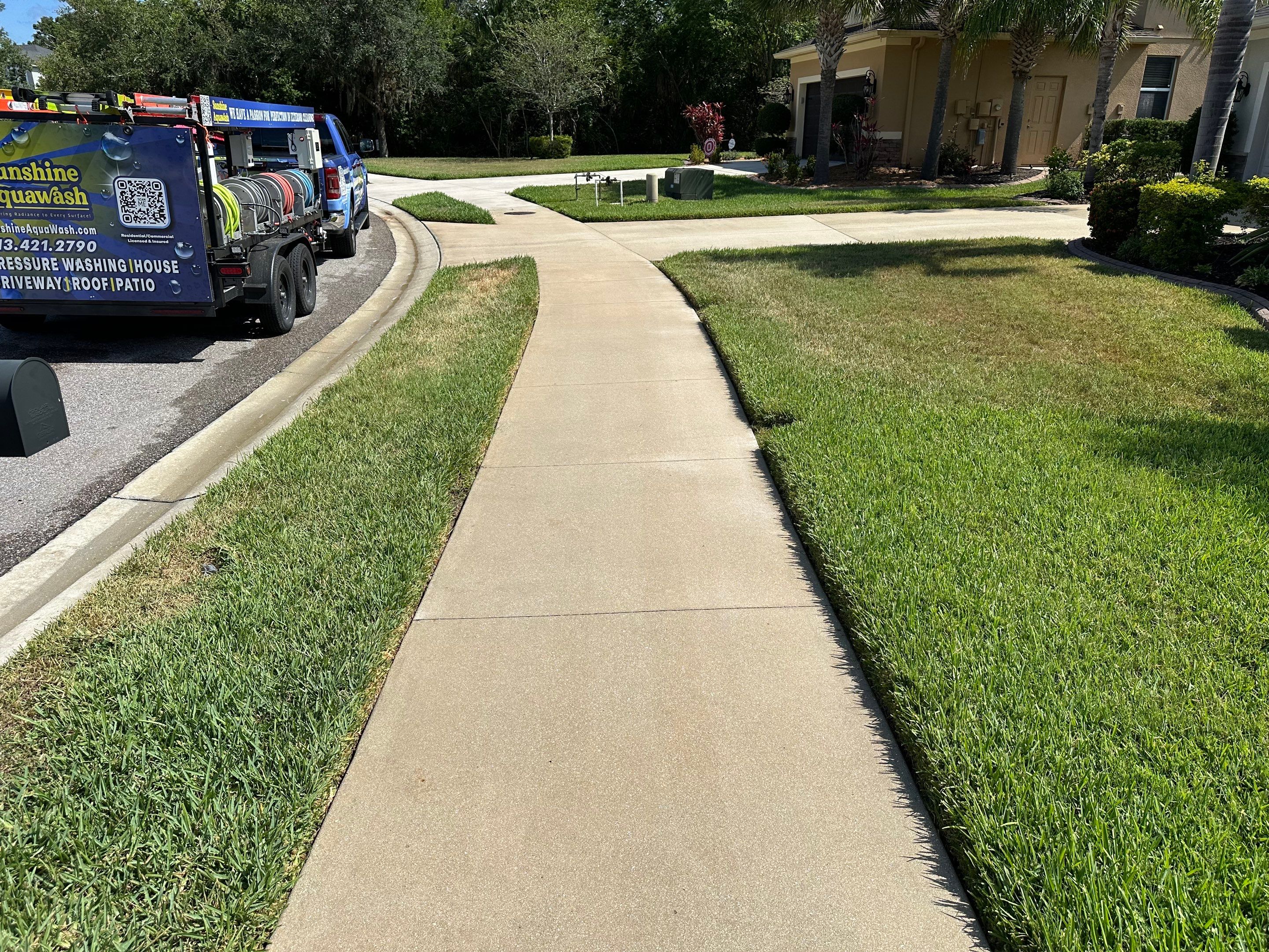 🚗 Concrete Driveway & Sidewalk Cleaning – Old Mill Preserve, Palmetto, FL by Sunshine AquaWash