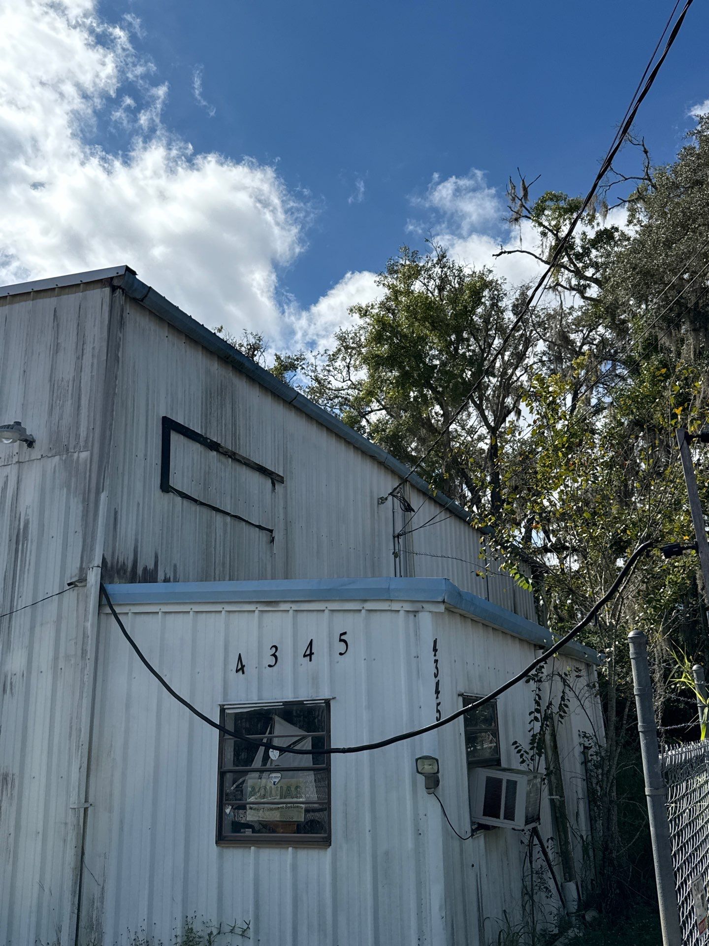 Clean Gutters and Seal Seams in Lakeland FL by Gutter Professors