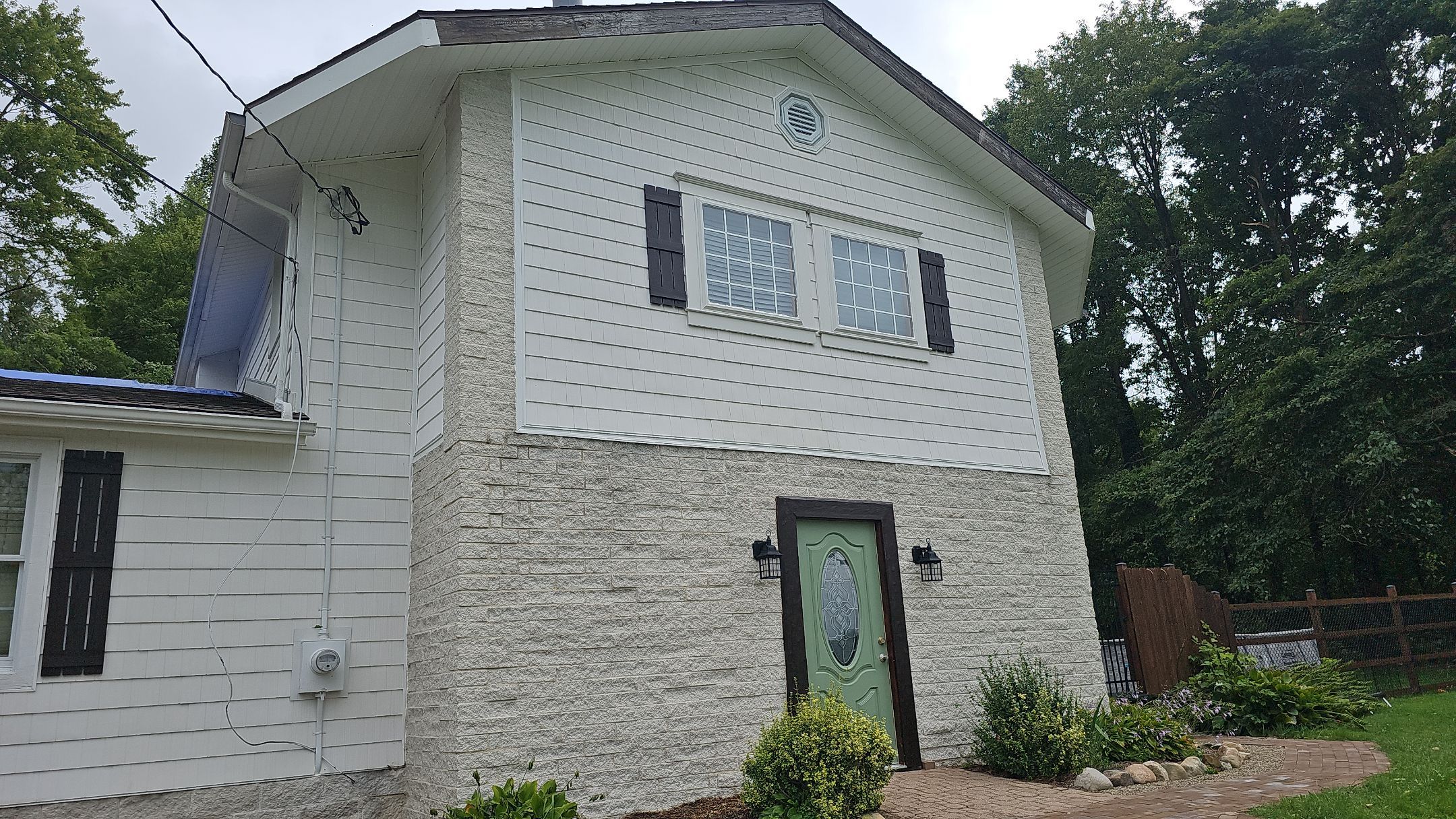 ATLAS PINNACLE COLOR: BLACK SHADOW by Eagle Eye Roofing