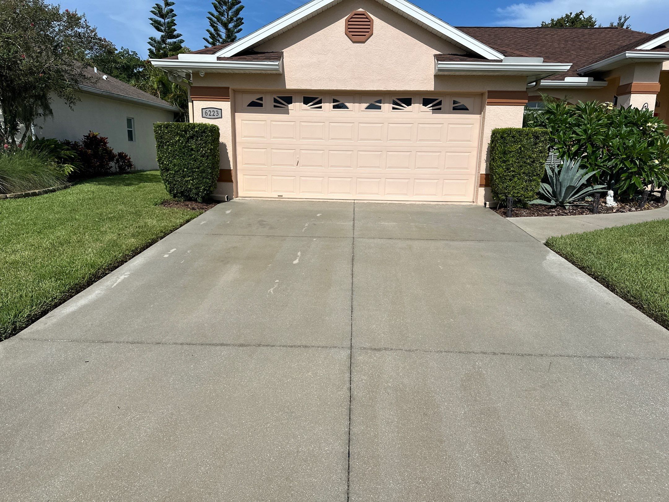 🏡 Pre-Sale House & Driveway Cleaning – Arbor Creek, Palmetto, FL by Sunshine AquaWash