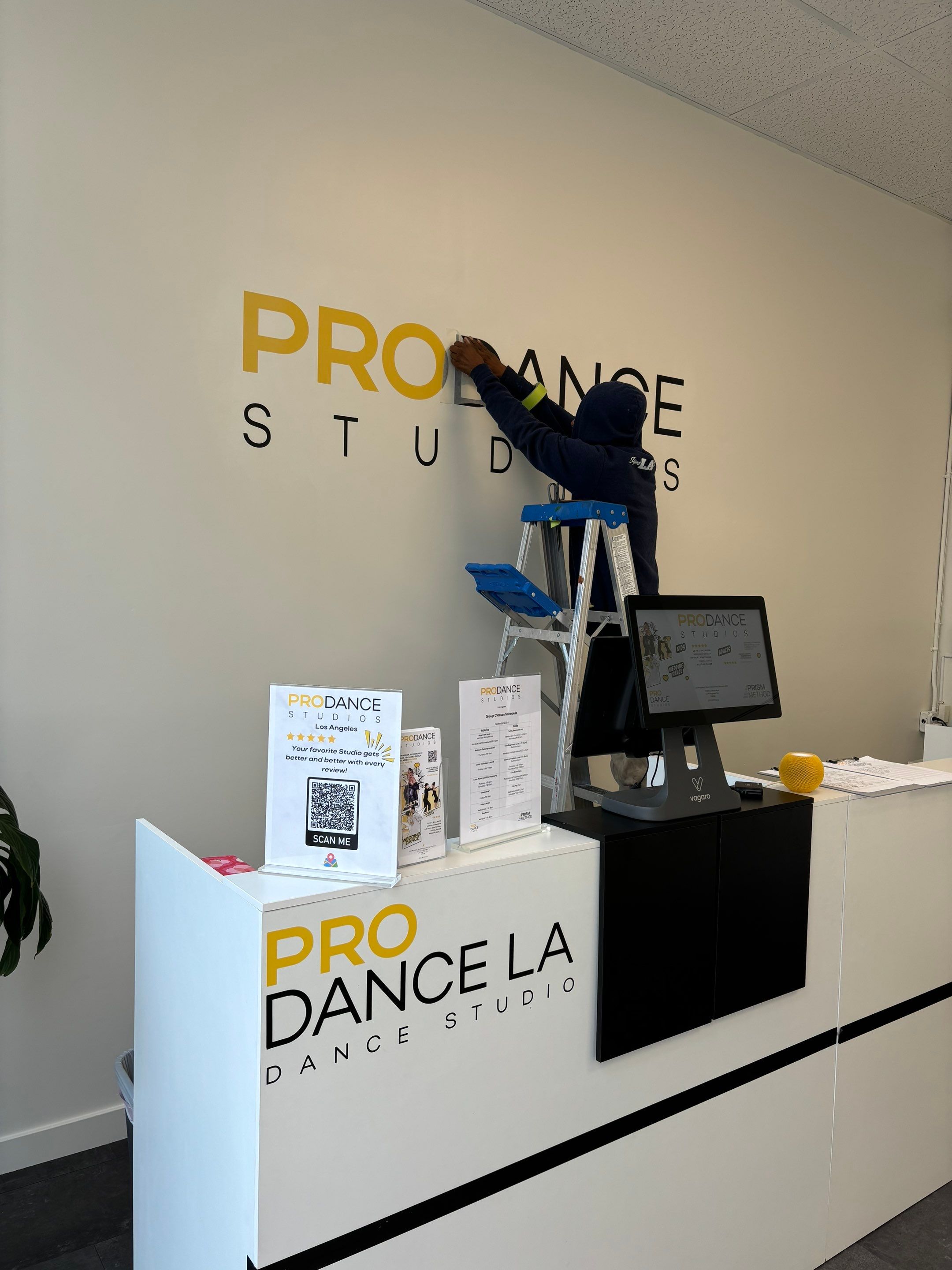 Project in Los Angeles by Golden State Signs