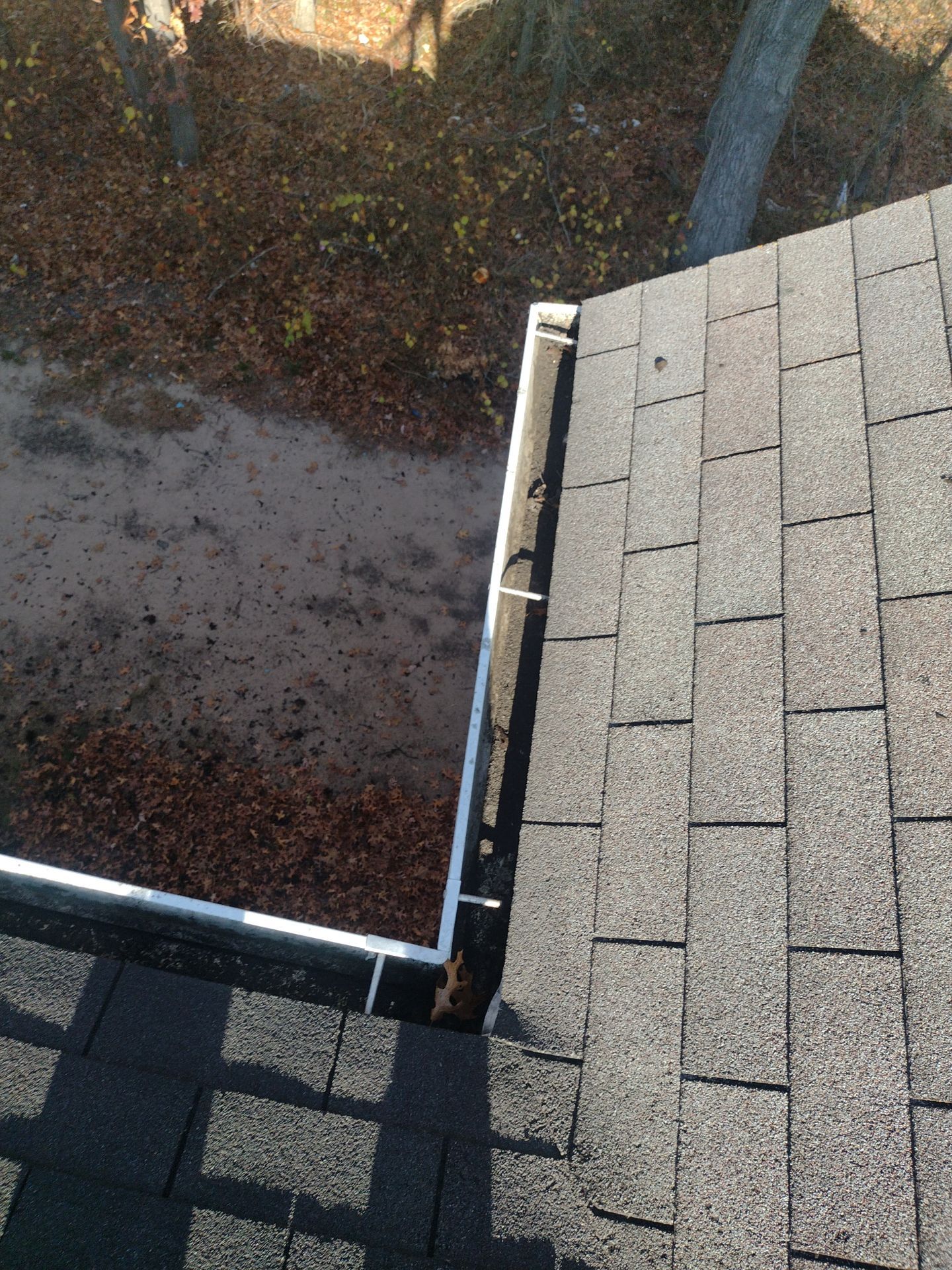 Commercial gutter cleaning Holland & Muskegon, MI after photo with clean gutters