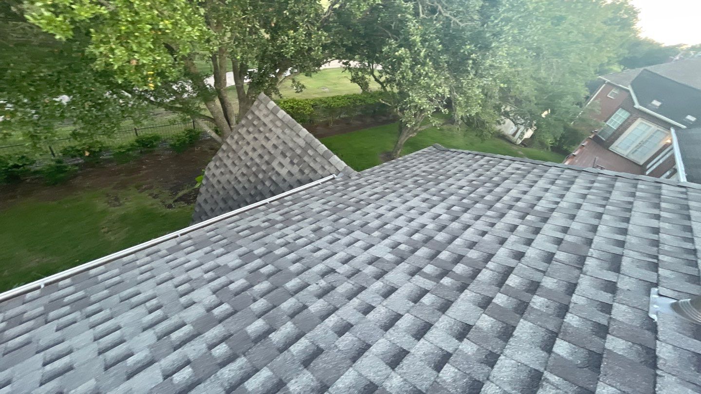 GAF HDZ - Weathered Wood by Elite Roofing LLC