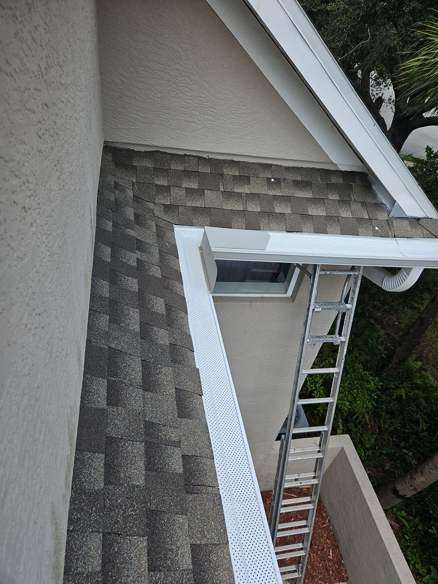 Gutter Cleaning Service and Gutter Guard in Fort Myers FL by Gutter Professors
