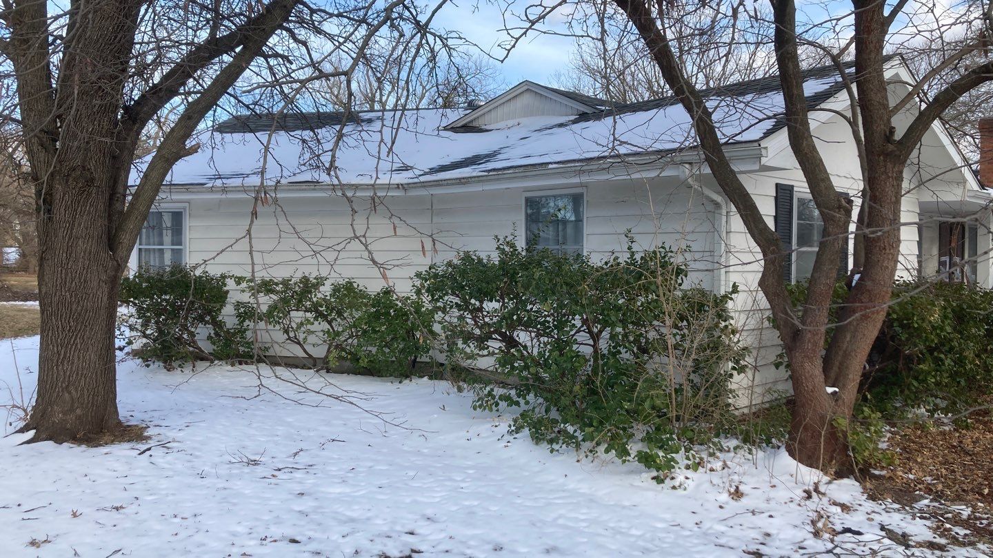 Window Installation using Heartland Elite by EEC  Windows, Siding & Roofing 