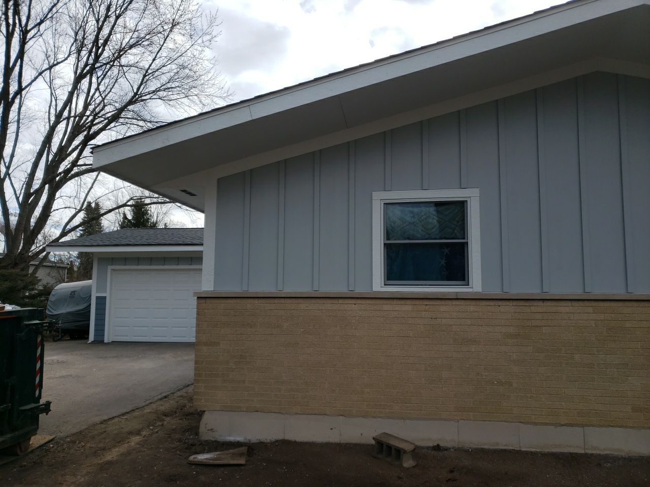 James Hardie Siding Installation, Shingle Roof Replacement & Window Replacement by Custom Installations