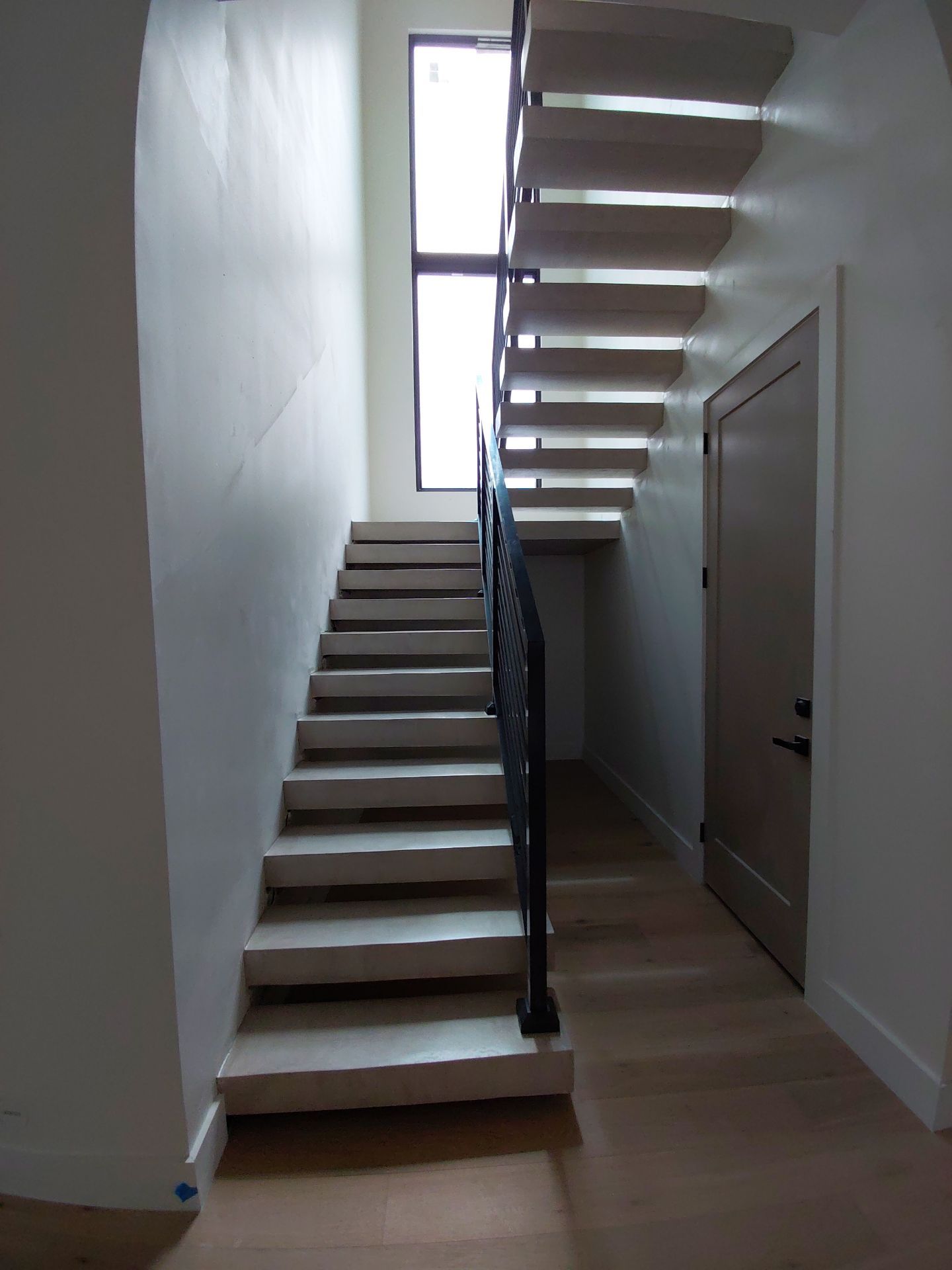 Floating Steps with microtopping by Seamless Surfaces